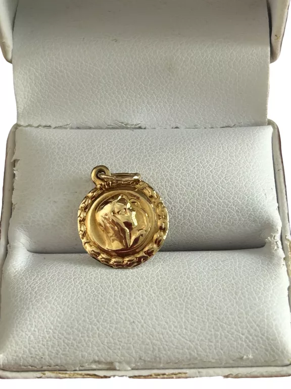 zlota-zawieszka-z-matka-boska-p585-slowackiego-68-warszawa