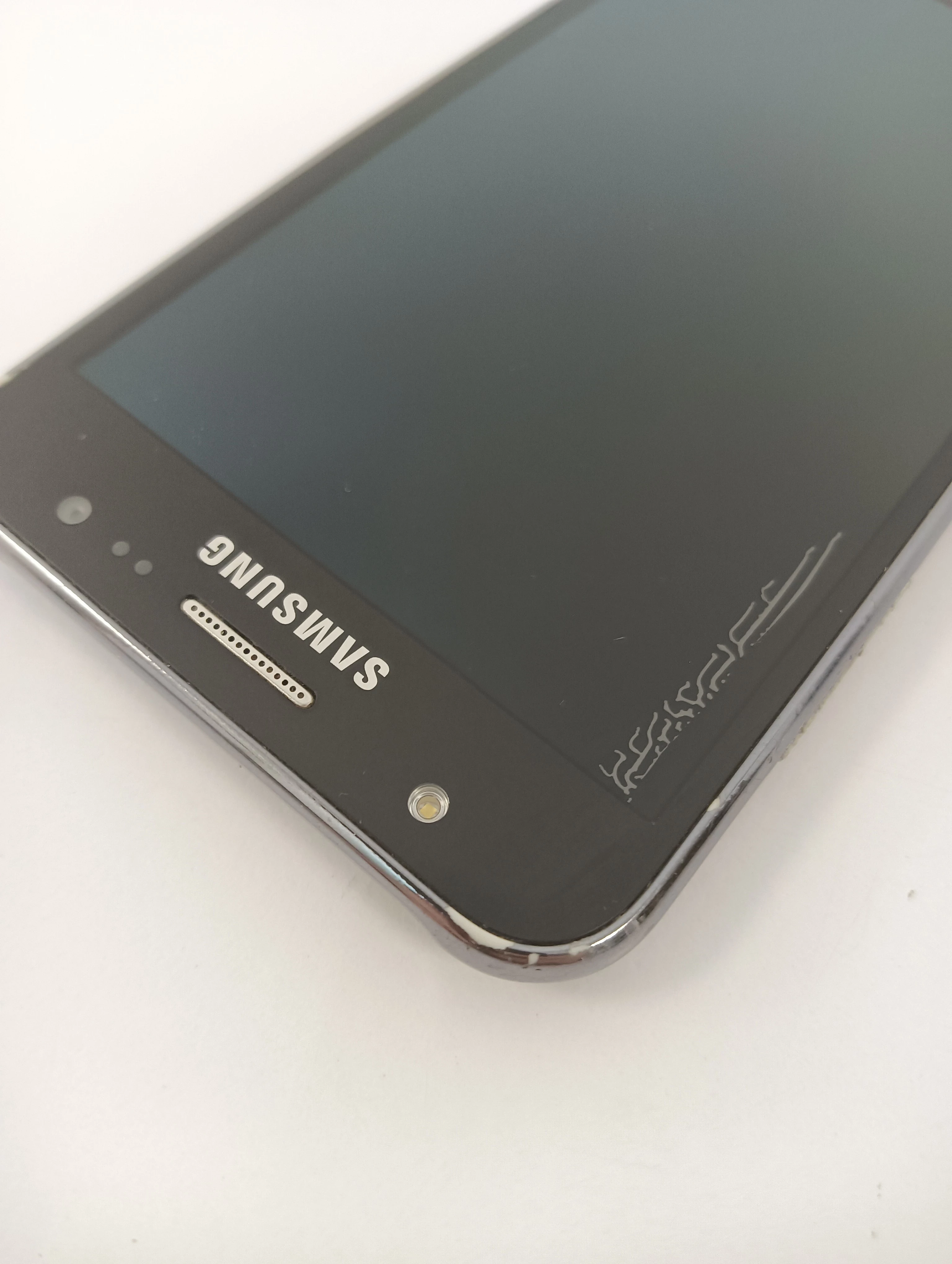 telefon-samsung-galaxy-j5-wbudowana-pamiec-202869-214201