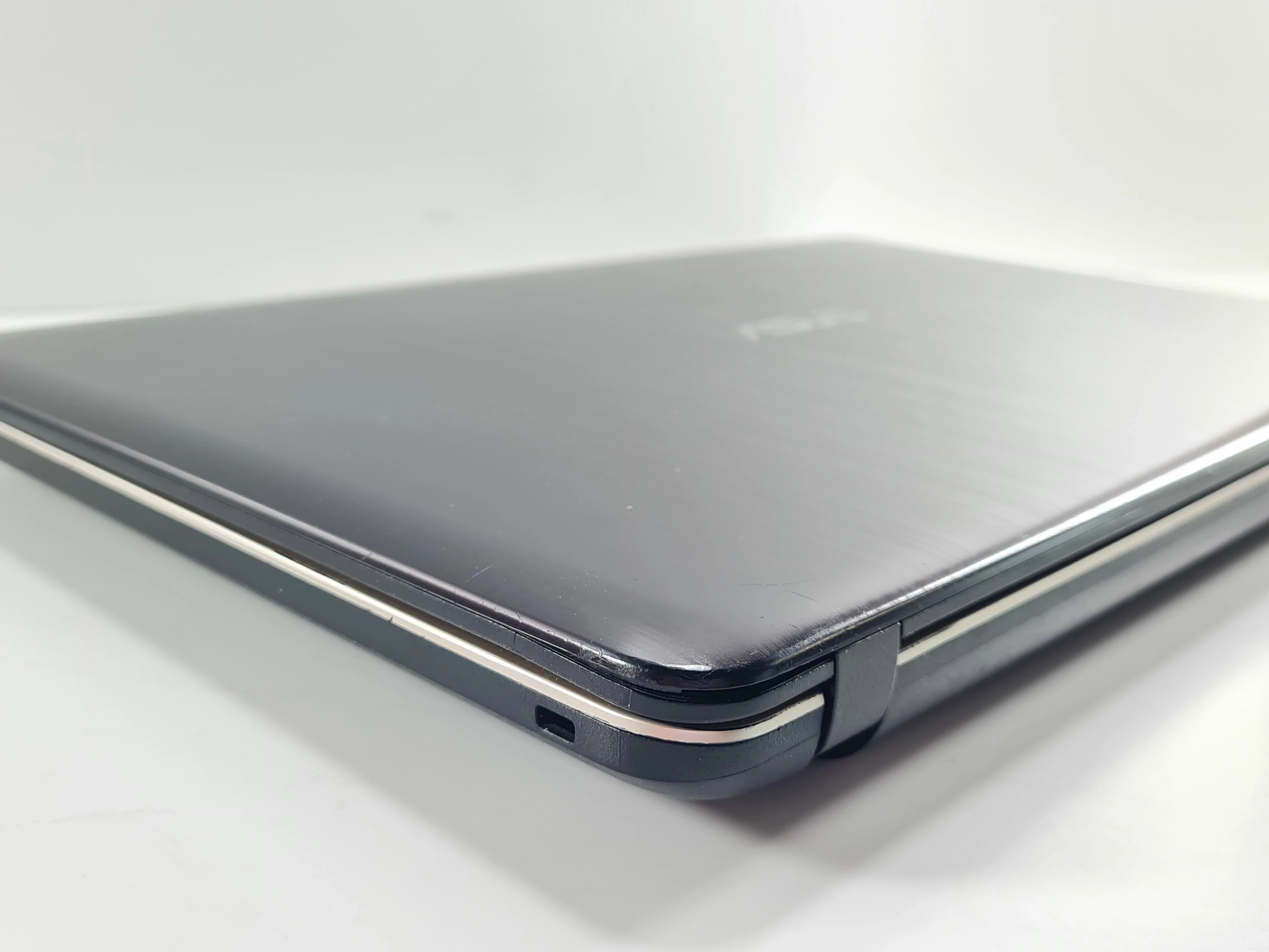 laptop-asus-x540n-4gb-ram-intel-celeron-windows-10-pro-rodzaj-karty-graficznej-1234-1