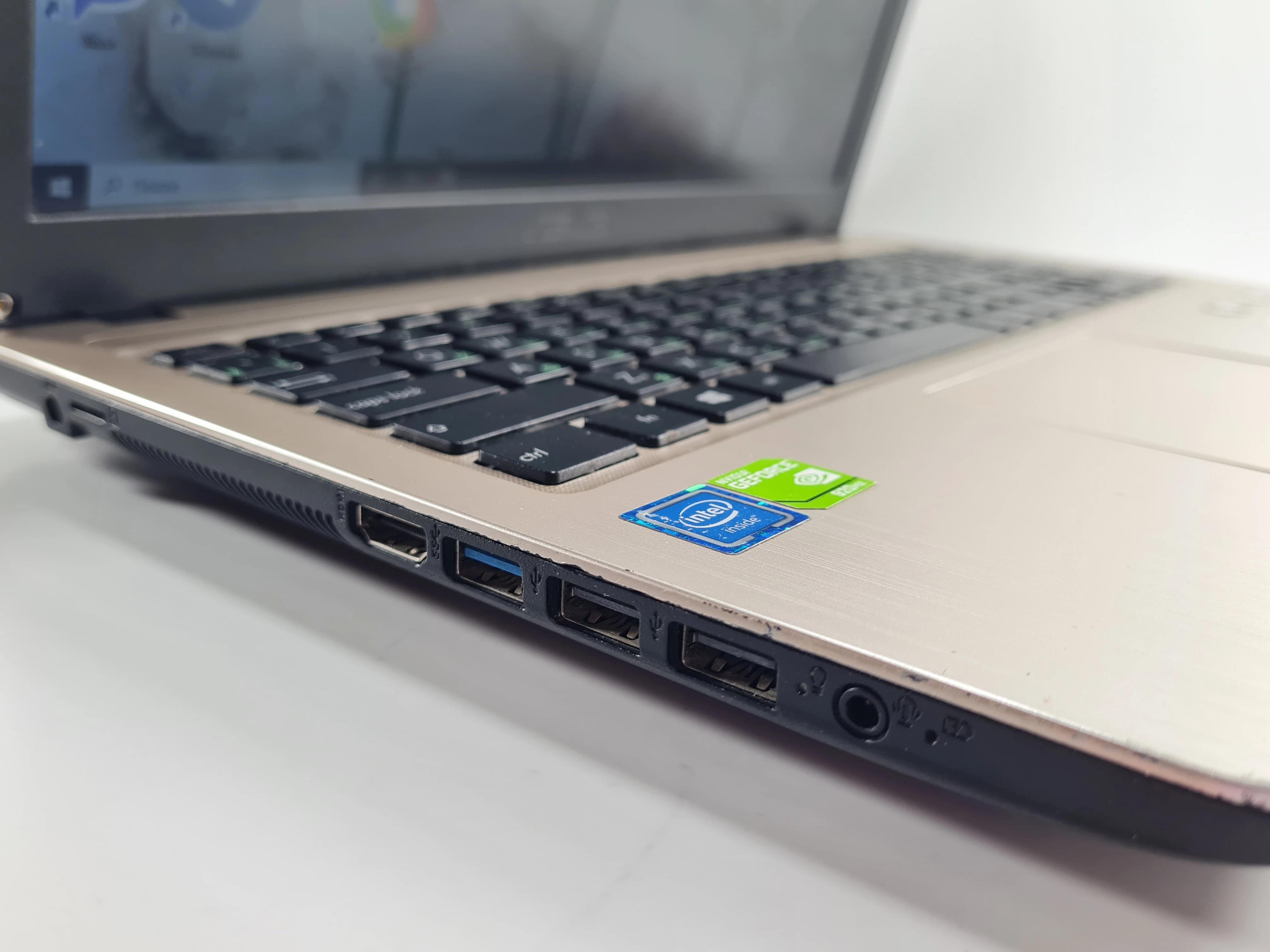laptop-asus-x540n-4gb-ram-intel-celeron-windows-10-pro-przekatna-ekranu-1560