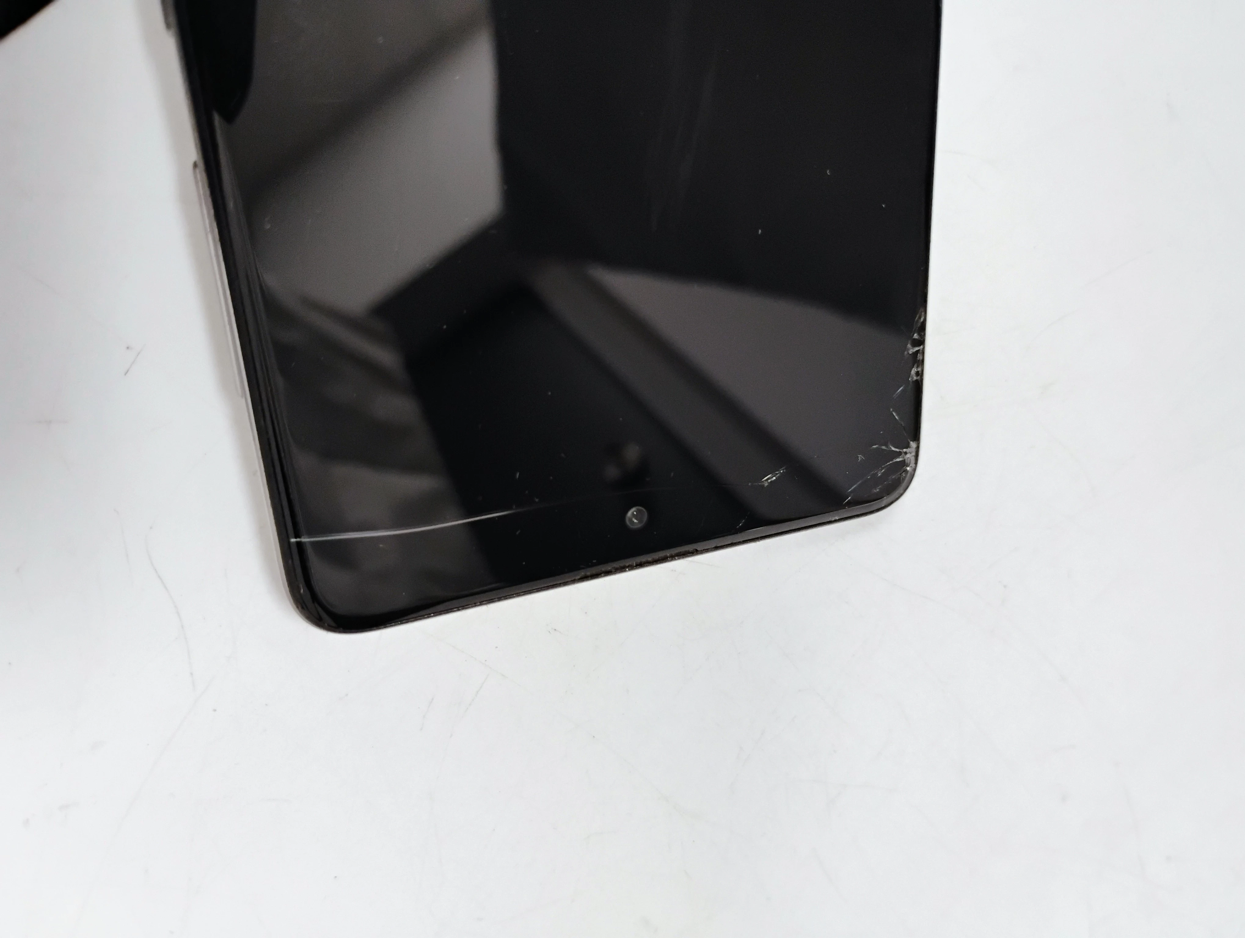 telefon-samsung-a71-przekatna-ekranu-670