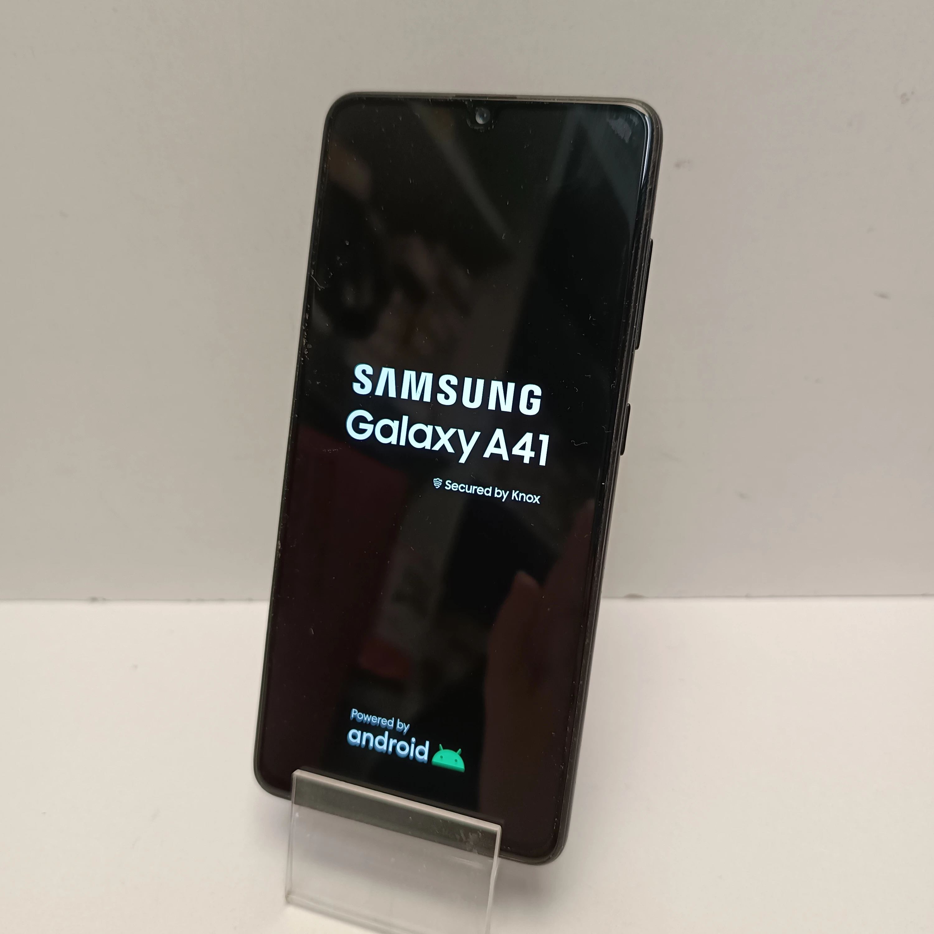 telefon-galaxy-a41-464gb-przekatna-ekranu-610
