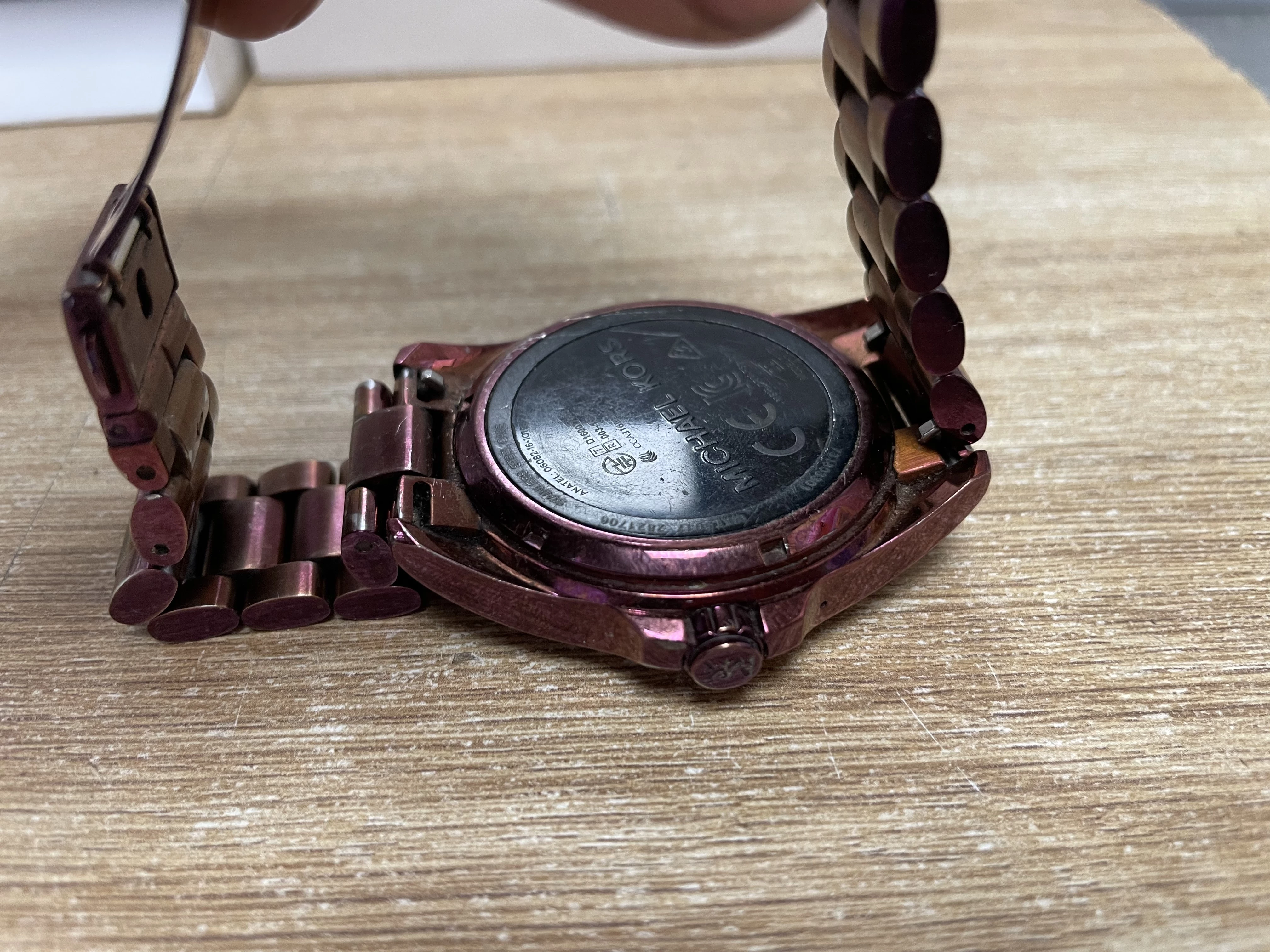 michael-kors-access-bradshaw-mkt5017pud-model-249460-1651273