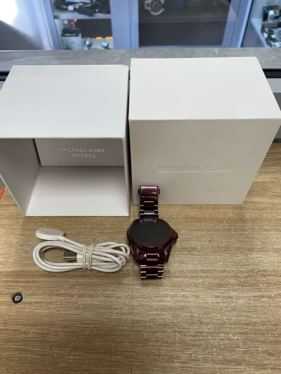 michael-kors-access-bradshaw-mkt5017pud-osiedle-centrum-d1-krakow