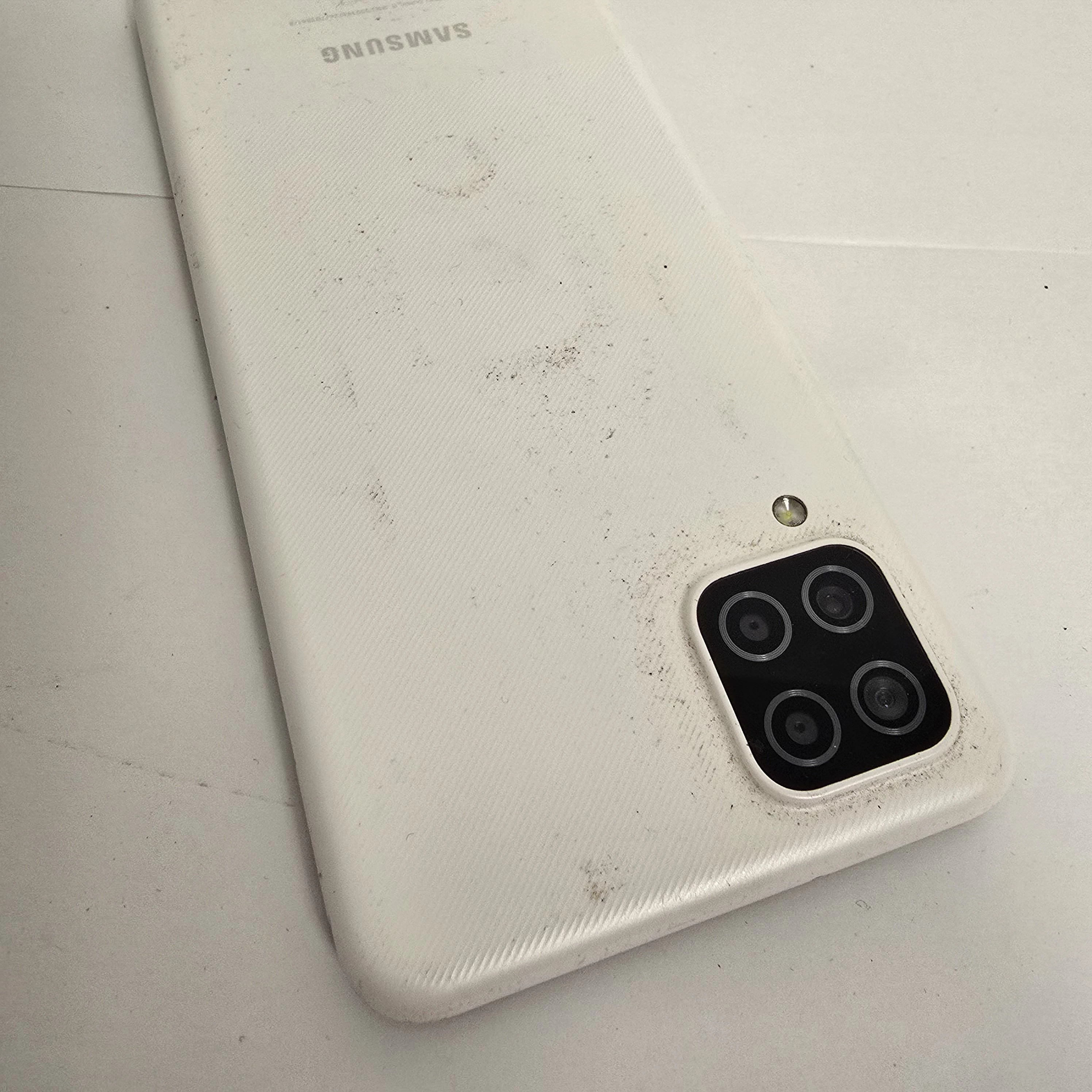 telefon-samsung-a12-przekatna-ekranu-650