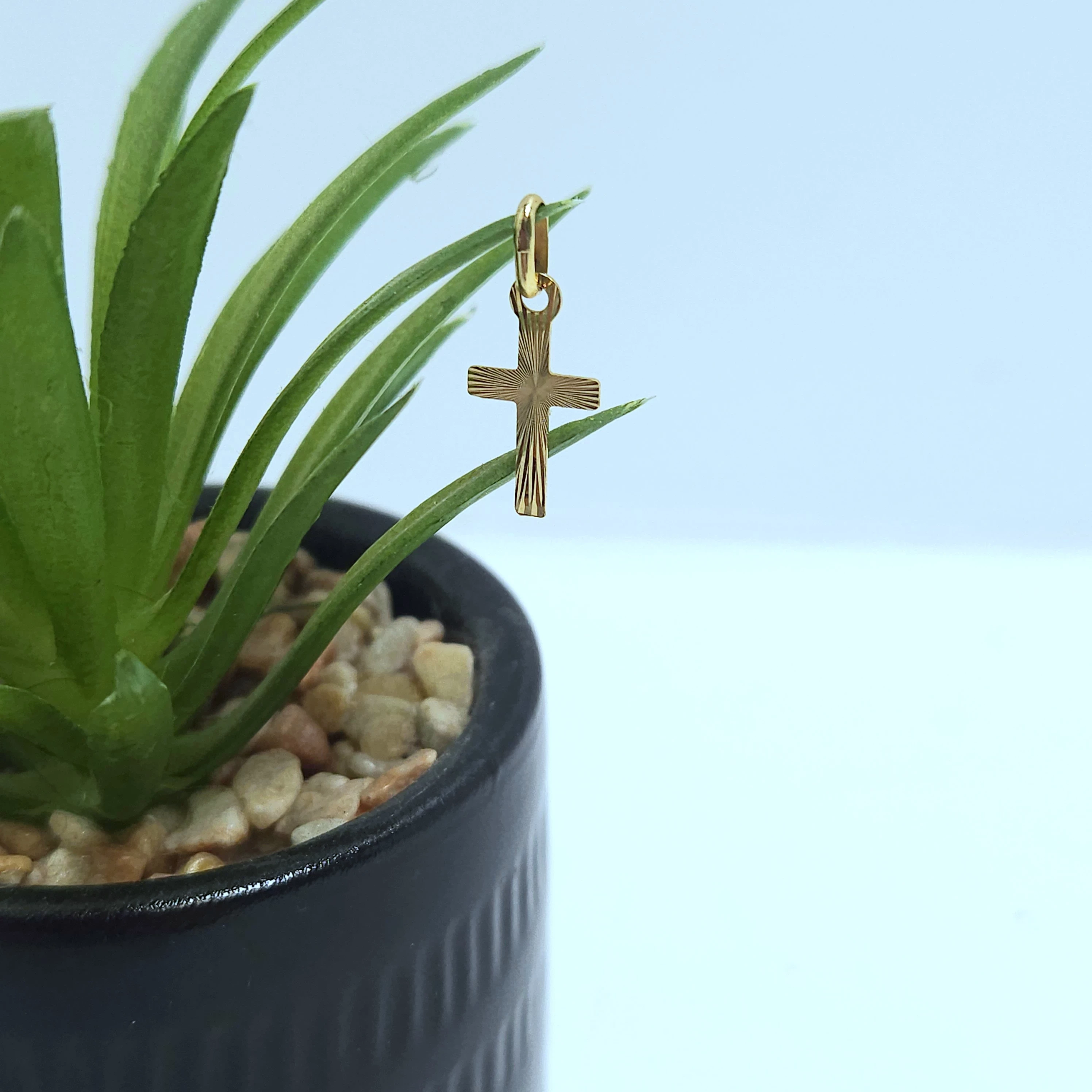 zloty-zawieszka-krzyzyk-585-023-g-staromiejska-6-jawor