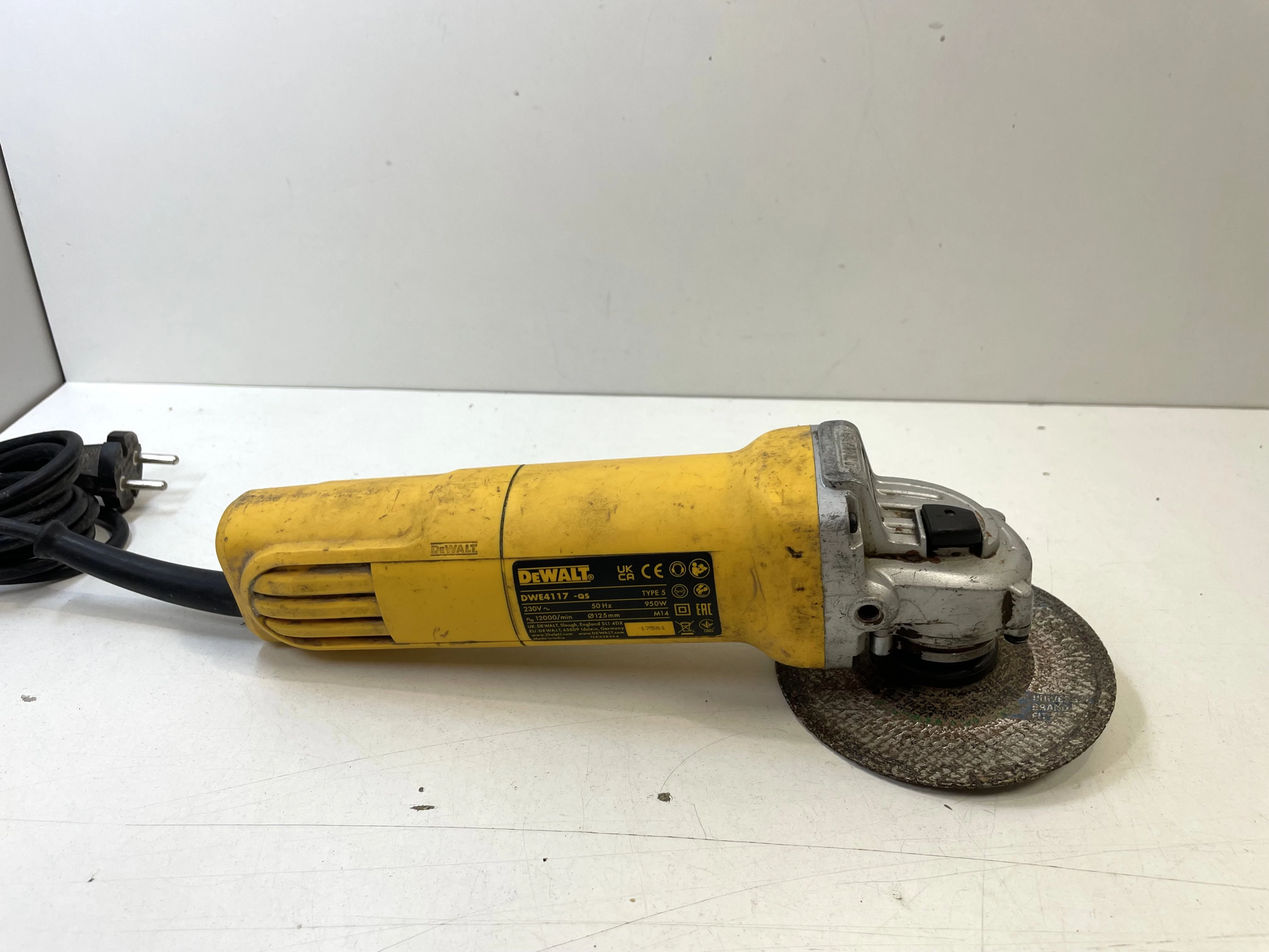 szlifierka-katowa-dewalt-dwe4117-qs-rodzaj-zasilania-128529-2