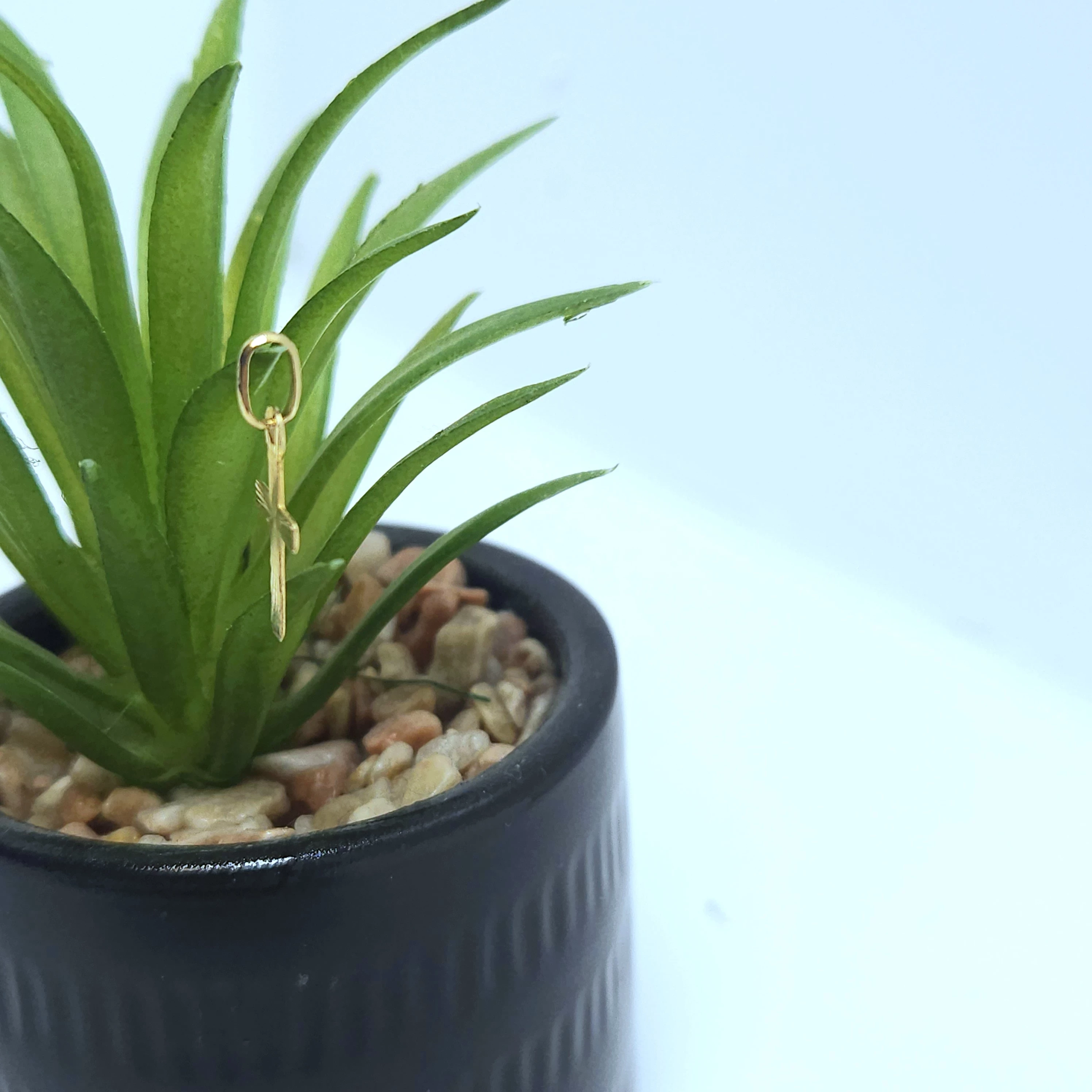 zloty-zawieszka-krzyzyk-585-023-g-material-15835-2