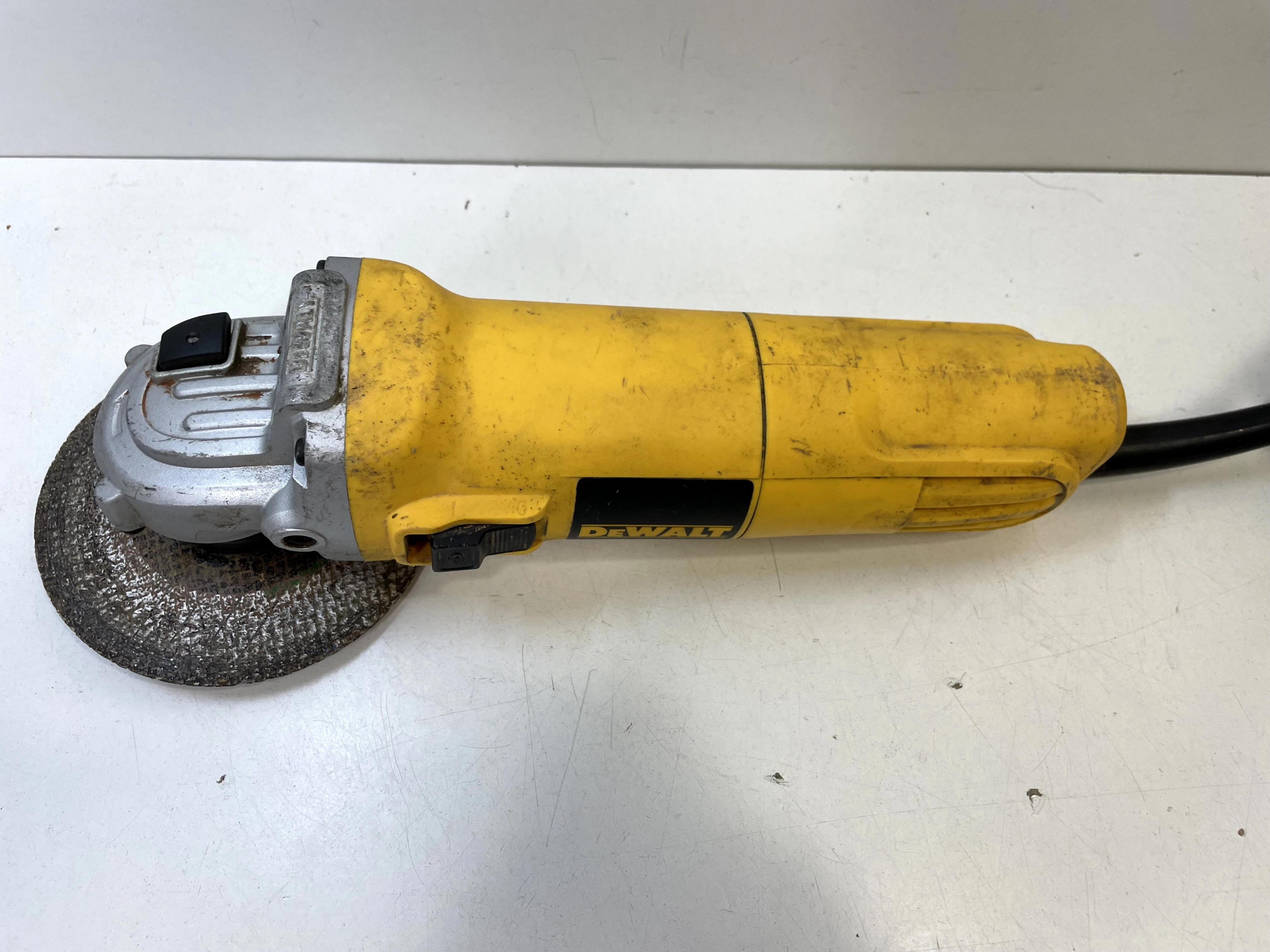 szlifierka-katowa-dewalt-dwe4117-qs-ean-gtin-5035048740439