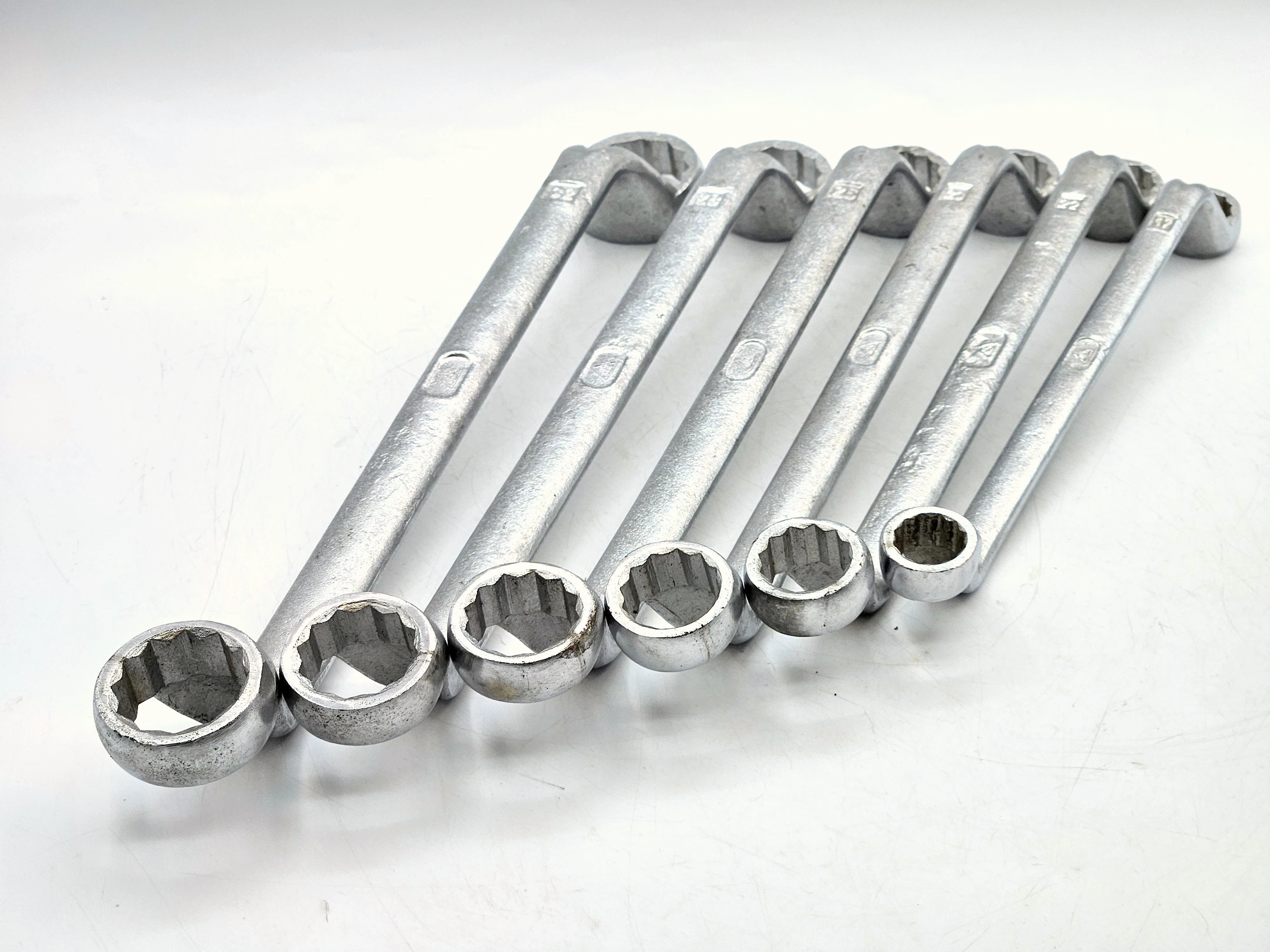 klucze-oczkowe-giete-16-32mm-zestaw-6-sztuk-kod-producenta-196860924