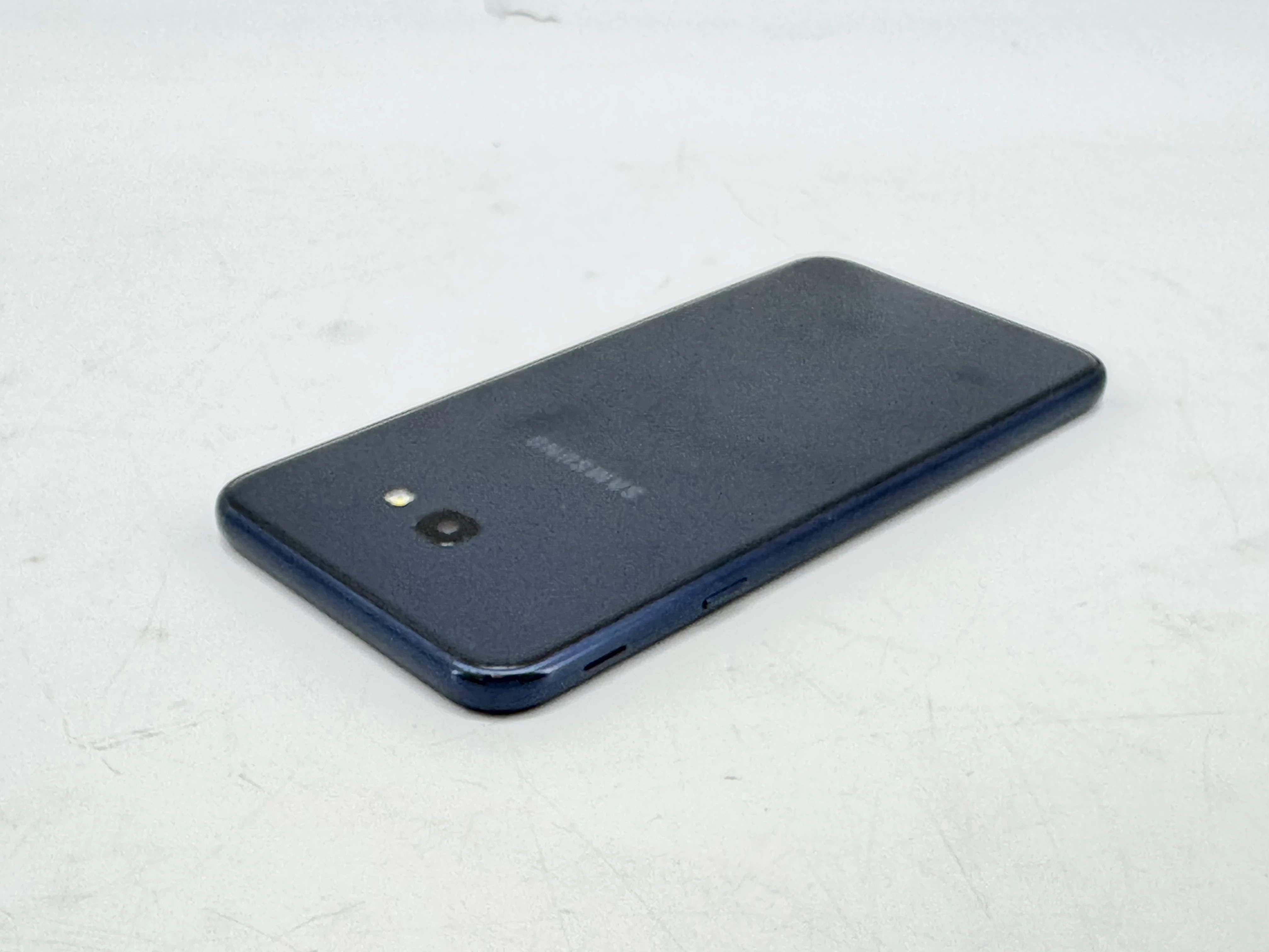 telefon-samsung-galaxy-j4-232-gb-porysowany-przekatna-ekranu-600