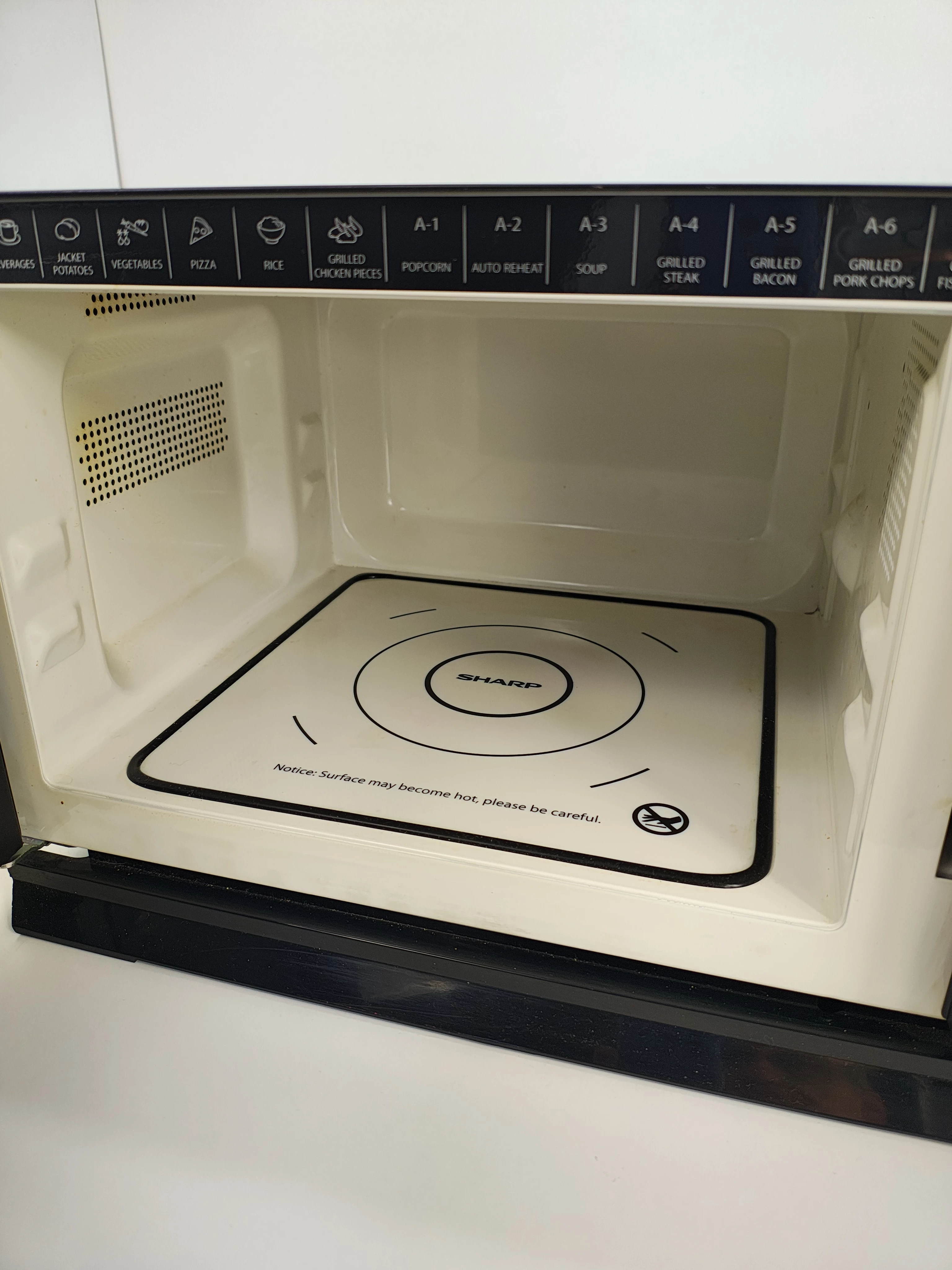 kuchenka-mikrofalowa-sharp-r760bk-kolor-dominujacy-129357-3