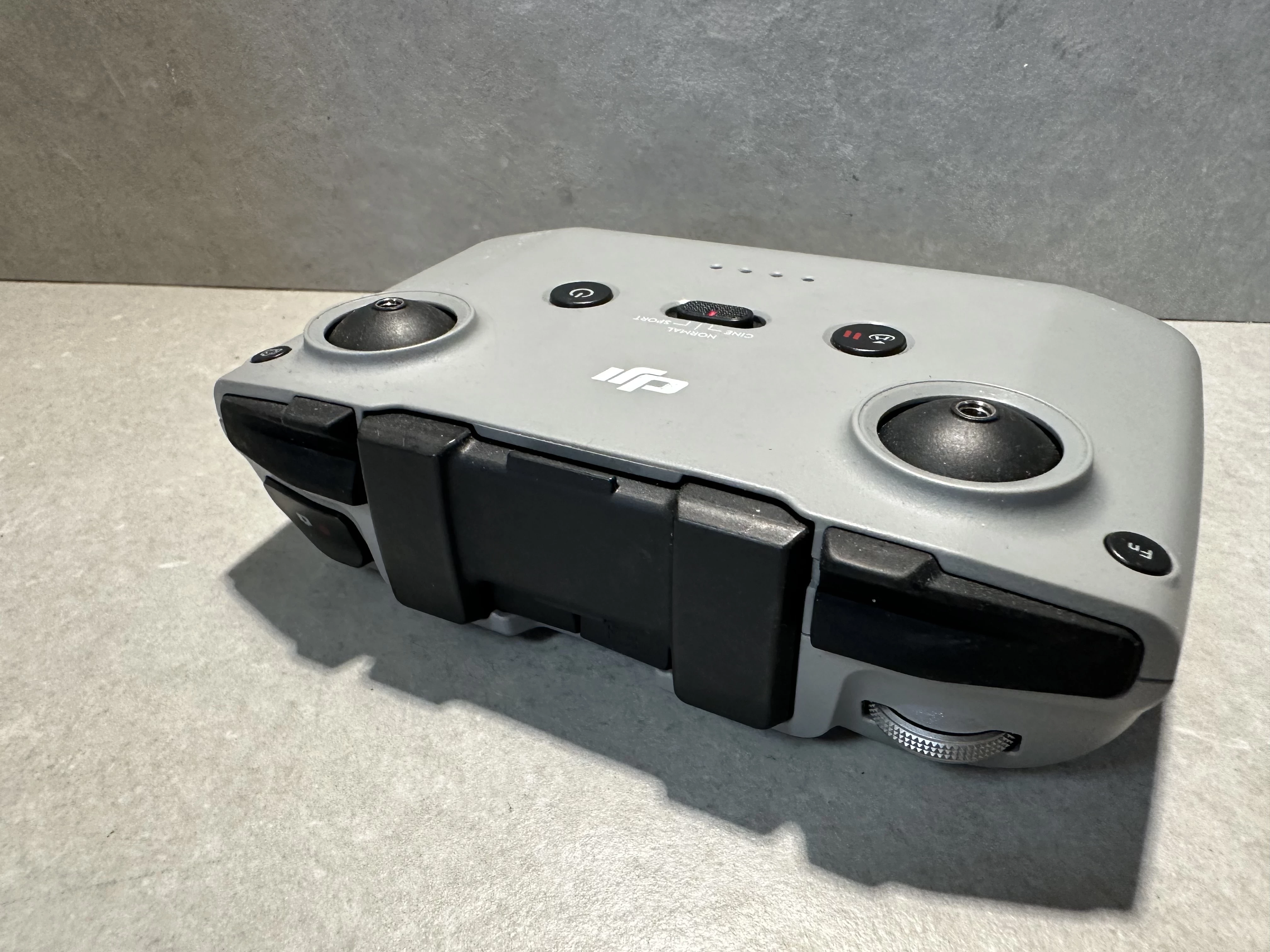 kontroler-dji-rc231-stan-11323-2