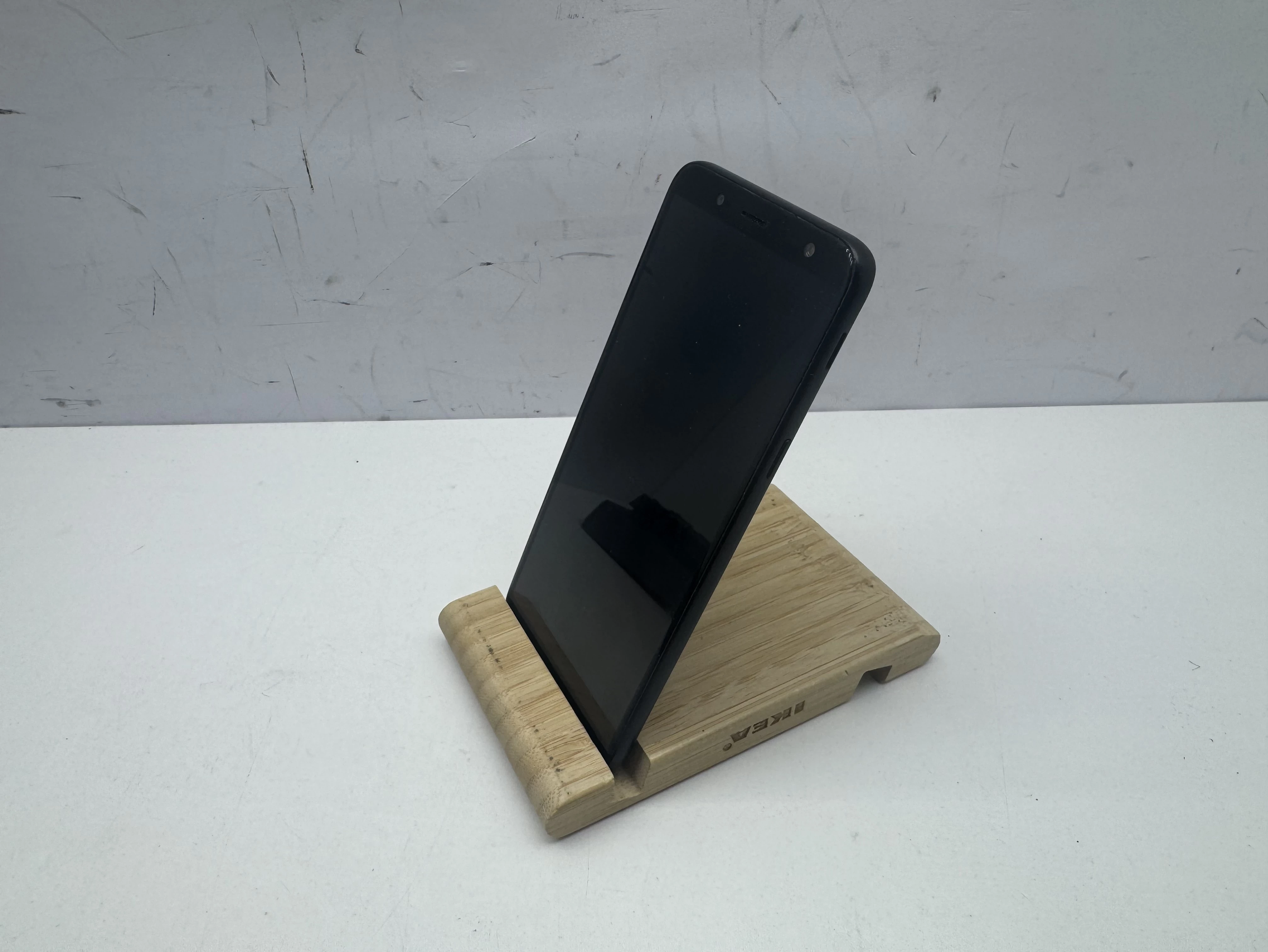 samsung-galaxy-j6-332gb-stan-11323-2