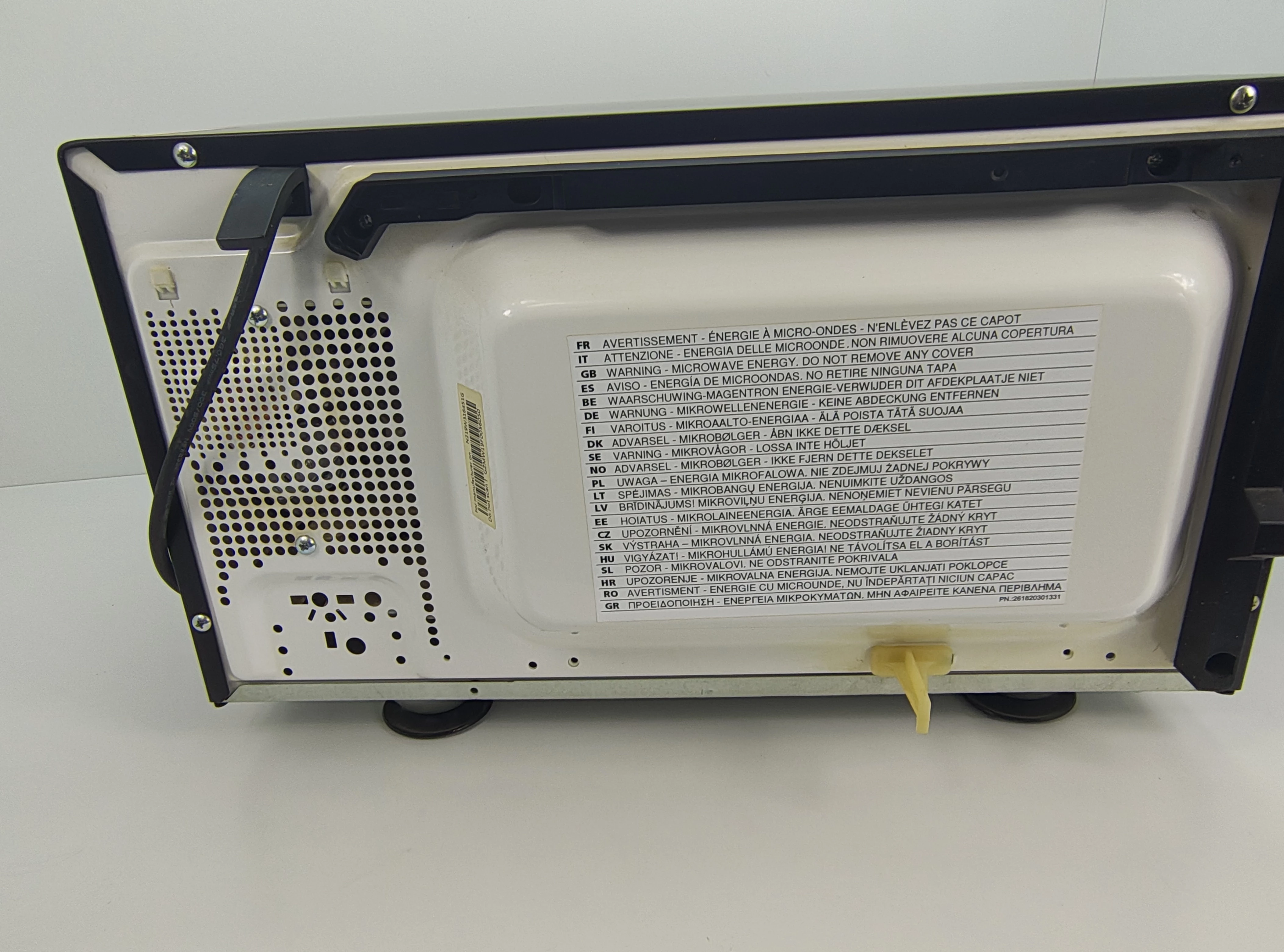 kuchenka-mikrofalowa-sharp-r760bk-model-r760bk