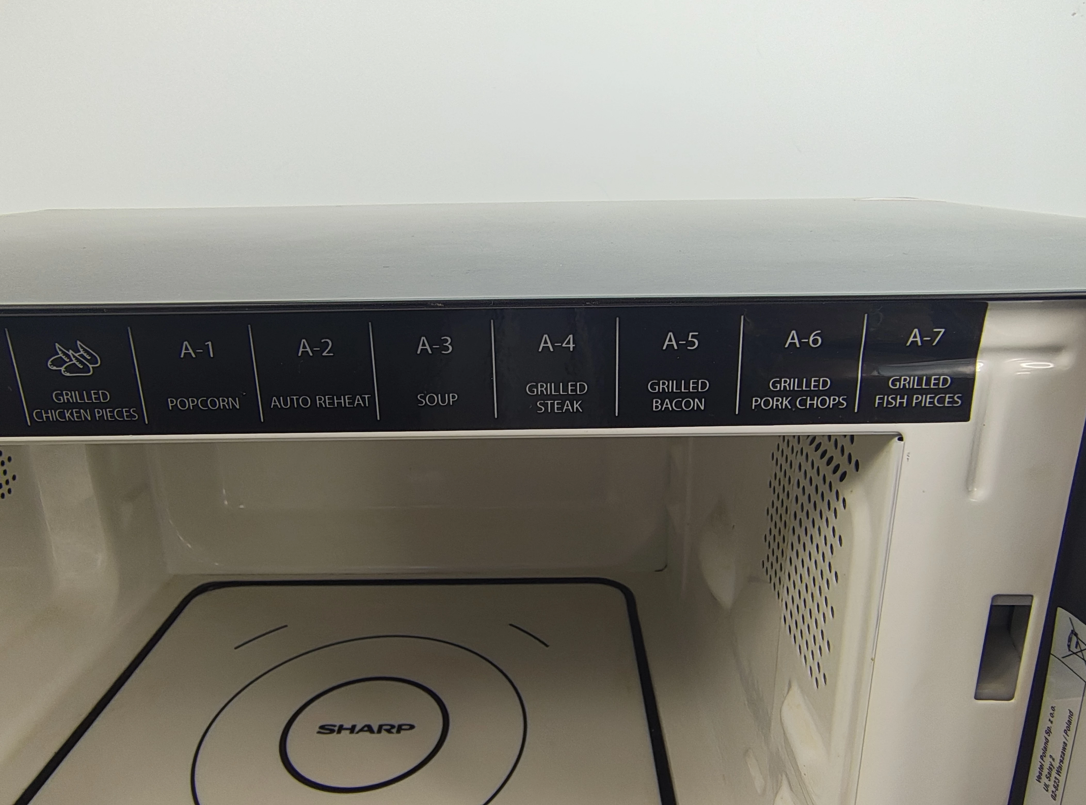 kuchenka-mikrofalowa-sharp-r760bk-moc-mikrofal-900