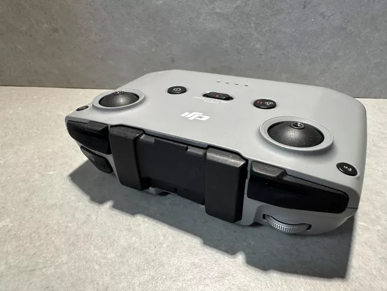 kontroler-dji-rc231-stan-11323-2