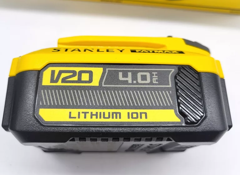 akumulator-40ah-ladowarka-v20-stanley-fatmax-pojemnosc-akumulatora-400