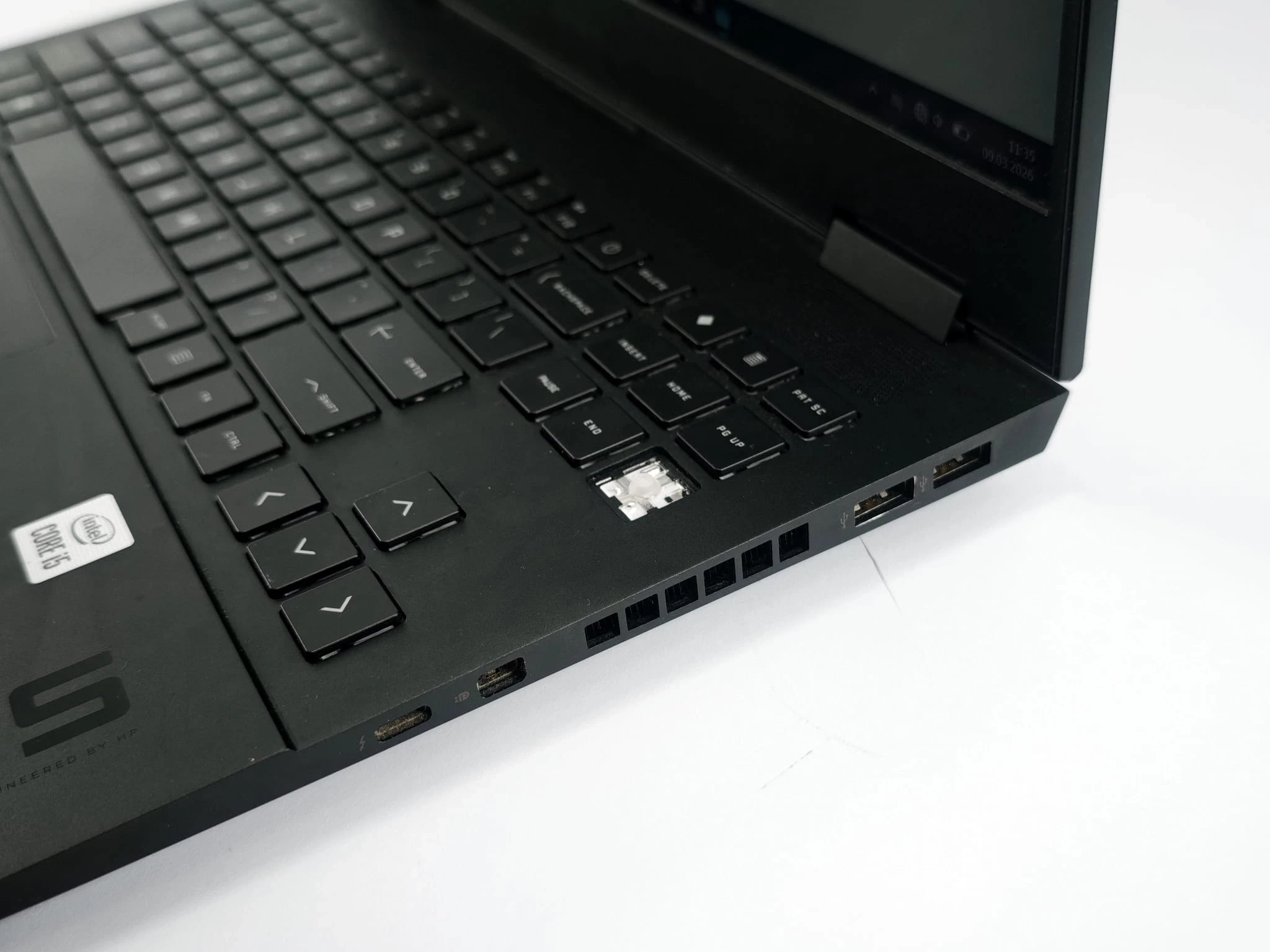 laptop-hp-omen-15-ek0026nw-156-intel-core-i5-16-gb-512-gb-czarny-pojemnosc-dysku-512