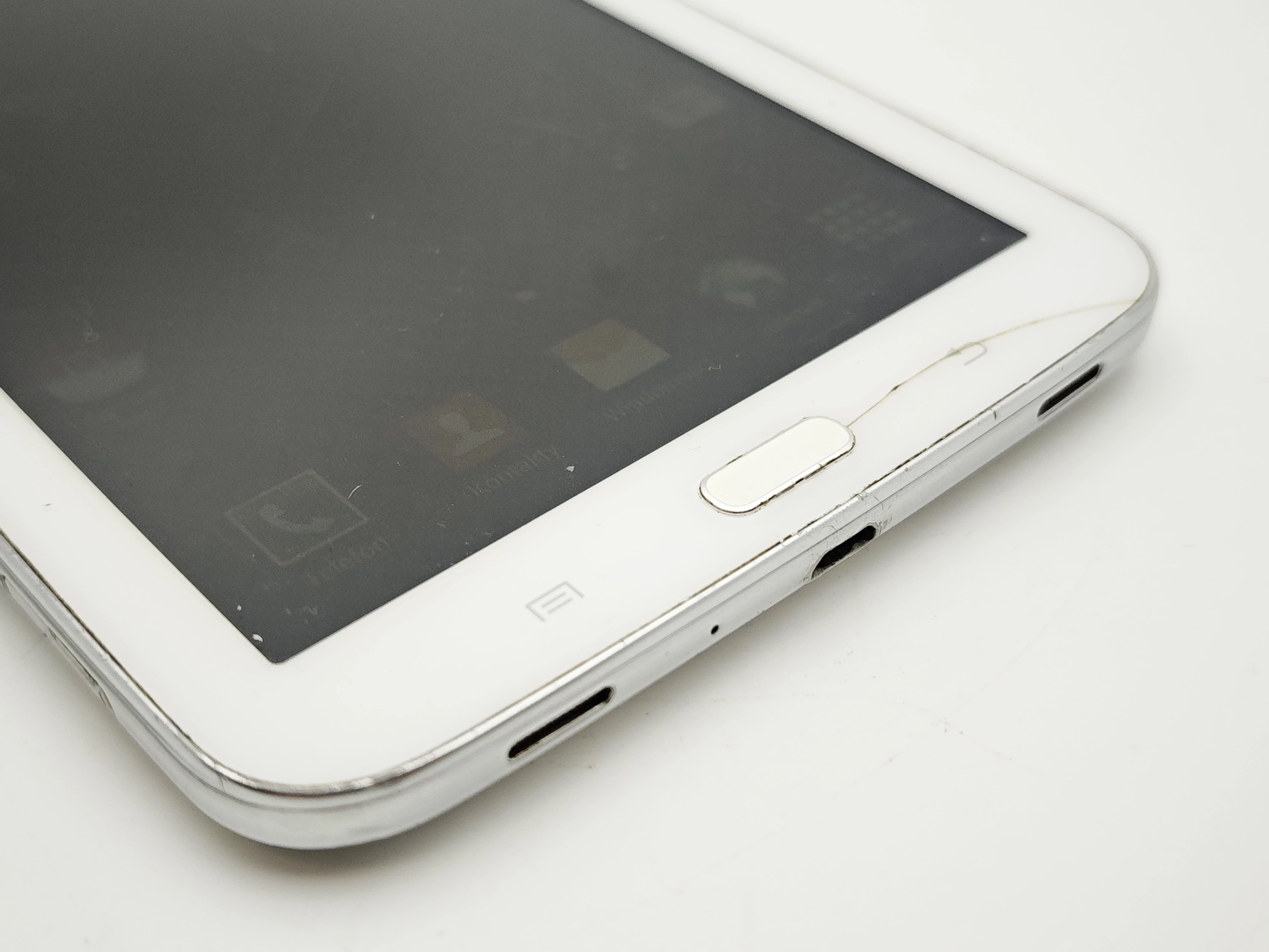 tablet-samsung-galaxy-tab-3-sam-tablet-przekatna-ekranu-700