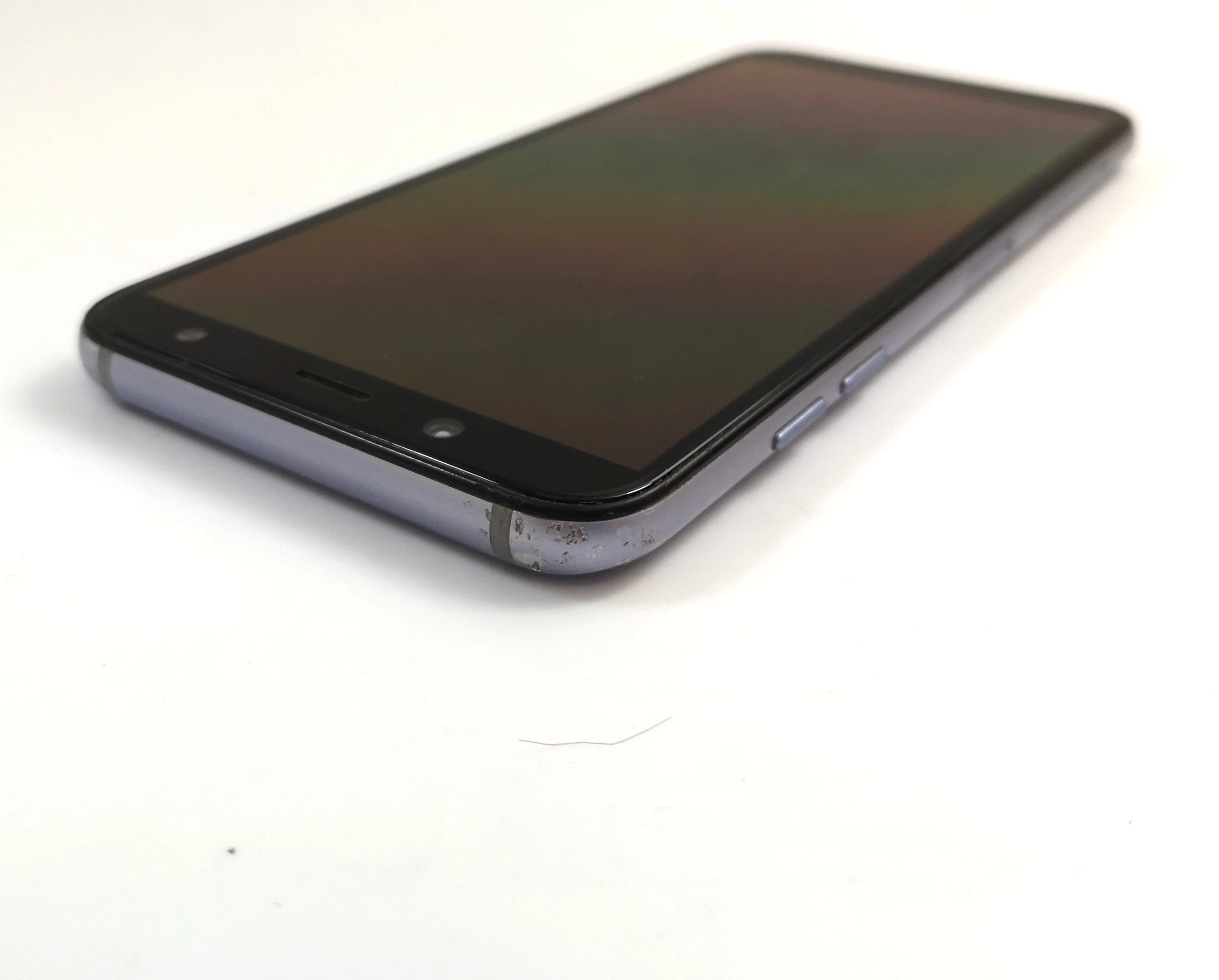 telefon-samsung-galaxy-a6-przekatna-ekranu-560