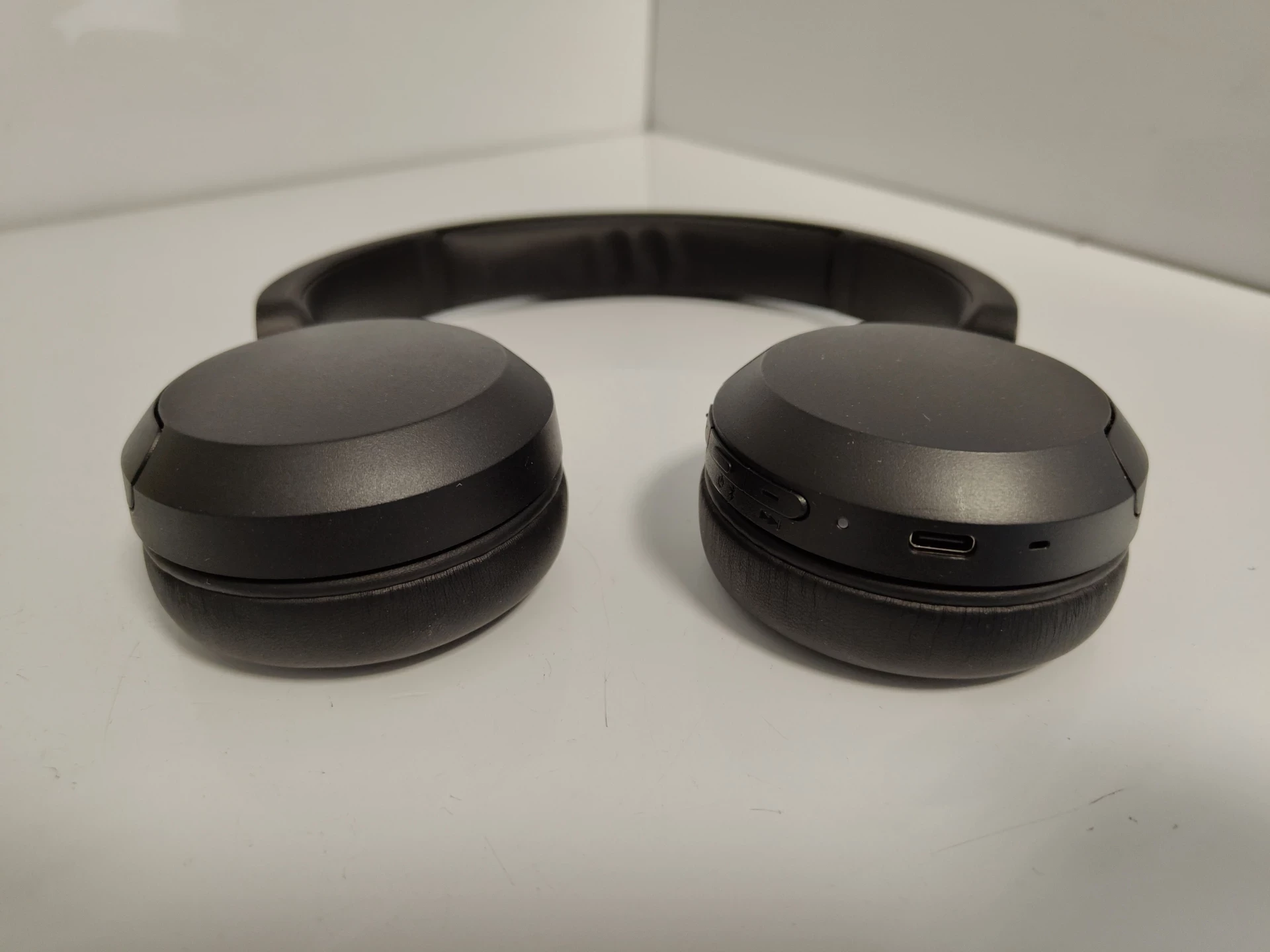 sony-sluchawki-wh-ch520-czarne-stan-11323-2