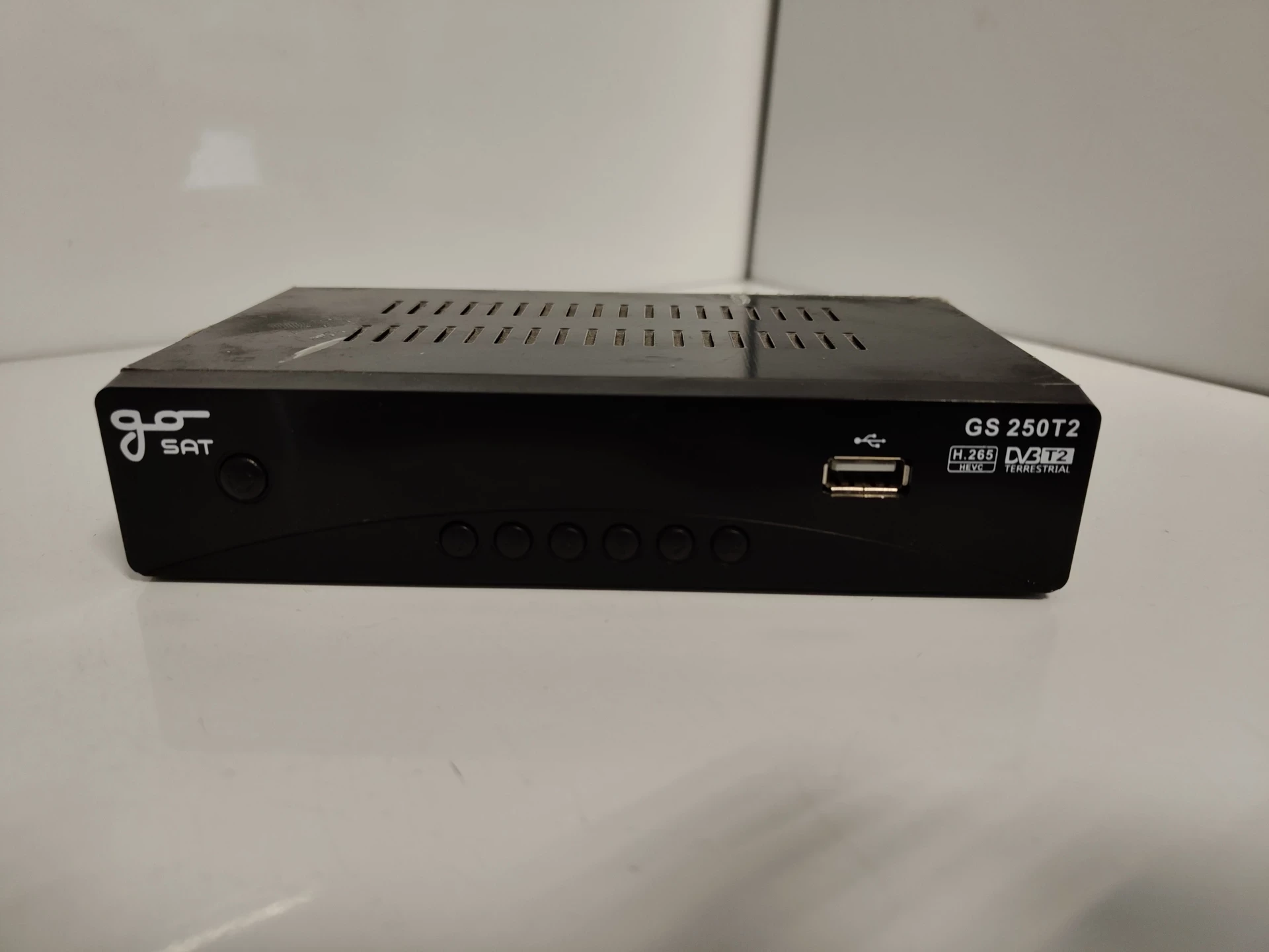 gosat-gs-250t2-dvb-tt2-h265-dekoder-tuner-ean-gtin-5906395005130