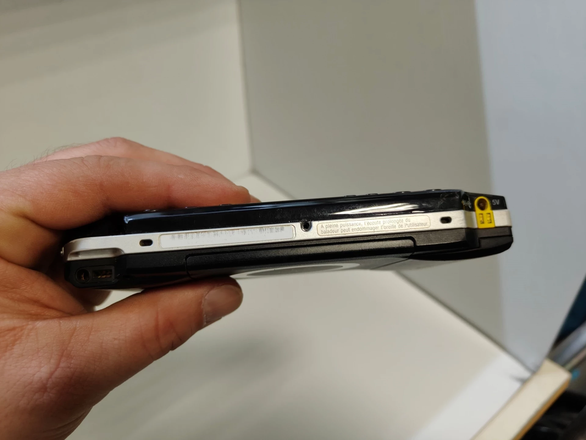 konsola-sony-psp-e-1004-karta-2gb-gry-god-of-war-burnout-pursuit-tench-ean-gtin-040236445282