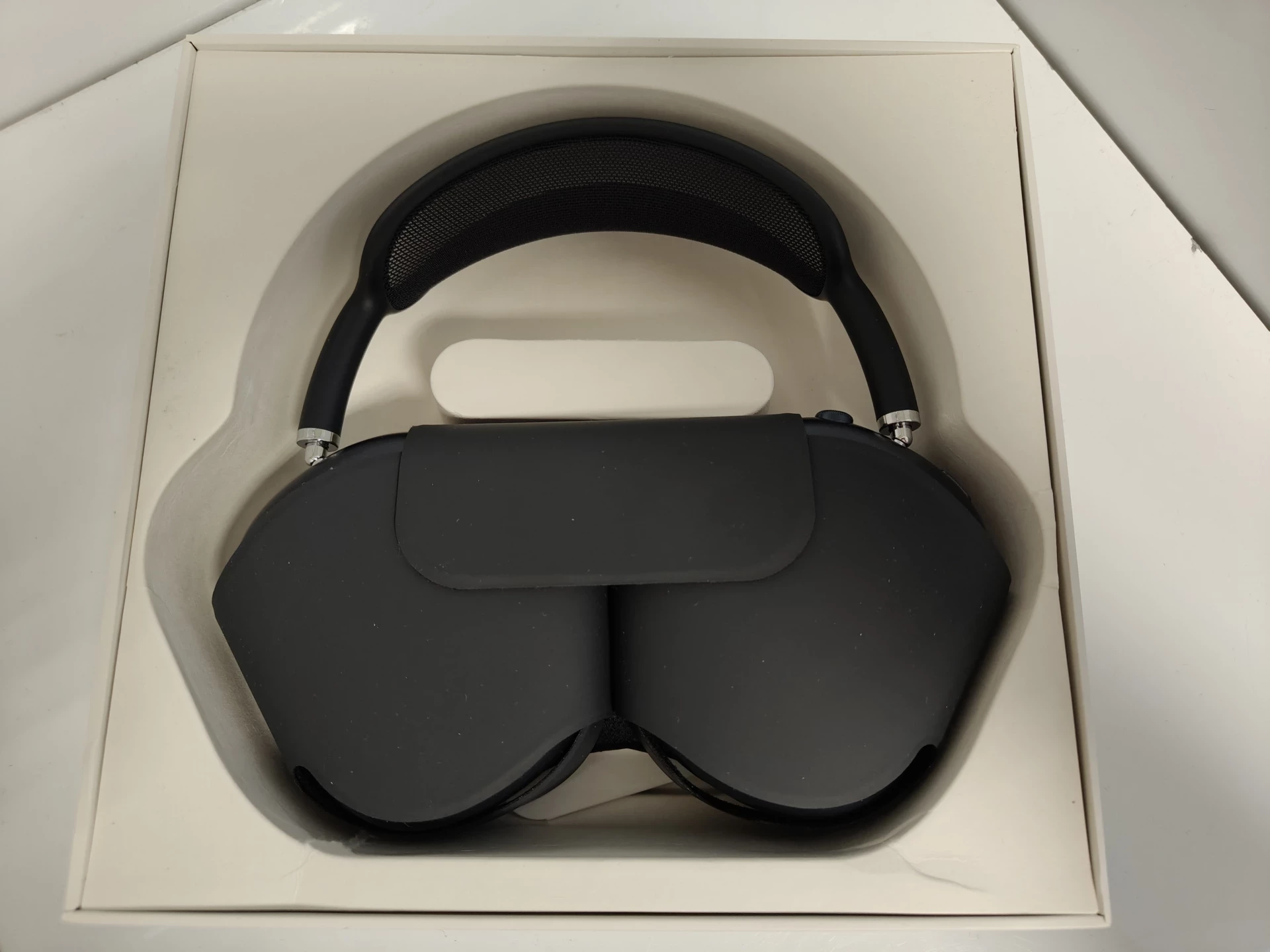 sluchawki-apple-airpods-max-usb-c-nauszne-bluetooth-polnoc-bezprzewodowe-kod-producenta-mww43zma