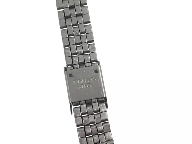 zegarek-qq-srebrny-wodoszczelnosc-129221-4