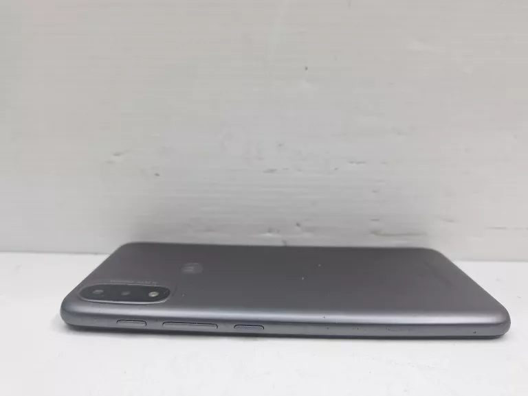 telefon-motorola-moto-e20-przekatna-ekranu-650