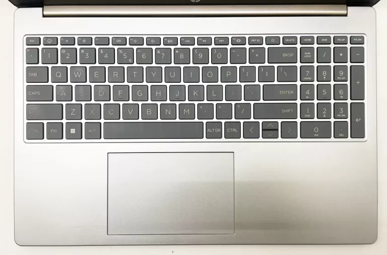 laptop-hp-15-fd0350nw-156-i3-n05-8gb-512gb-ssd-win-11-home-przekatna-ekranu-1560