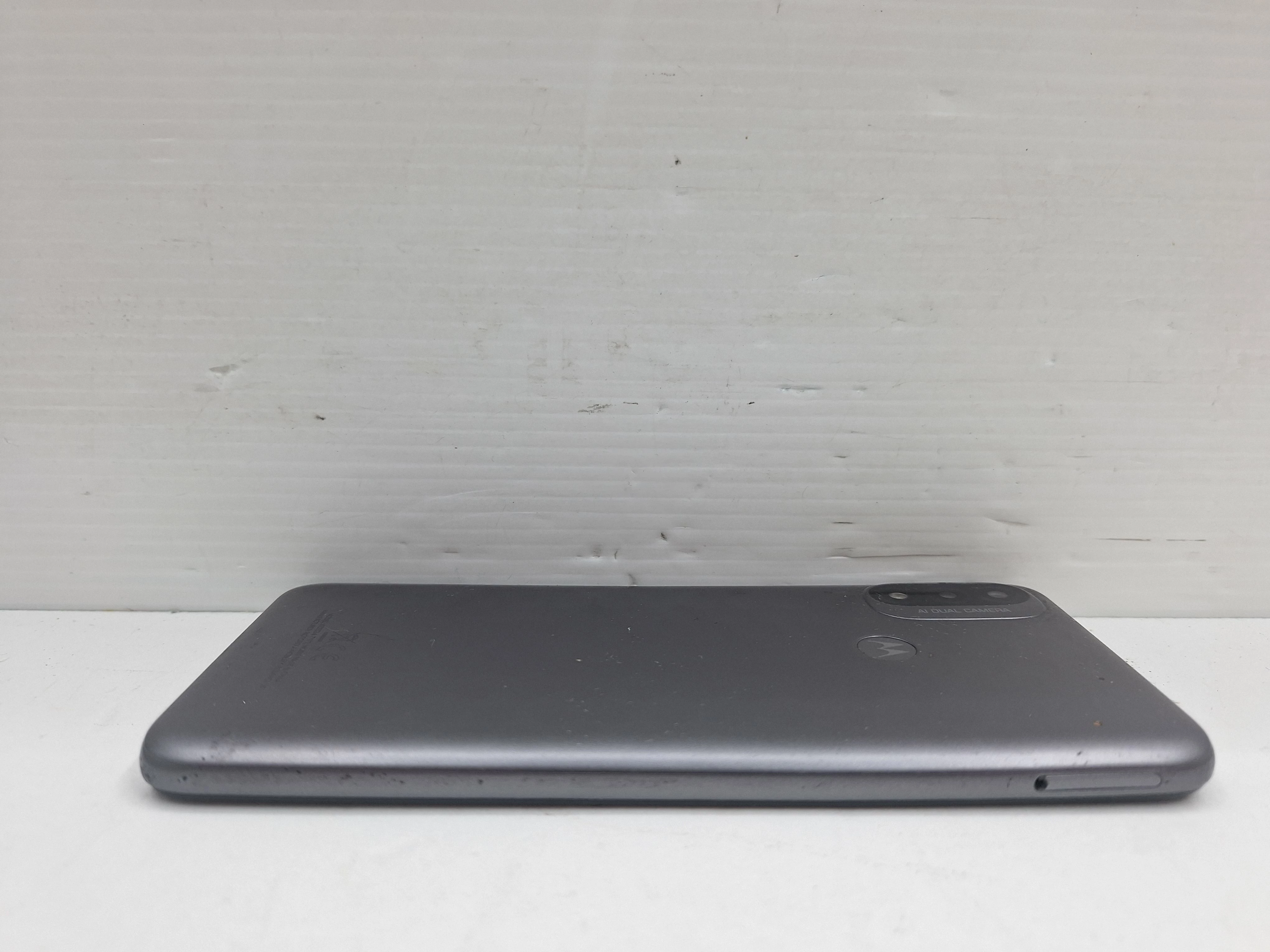 telefon-motorola-moto-e20-kod-producenta-pasy0005pl