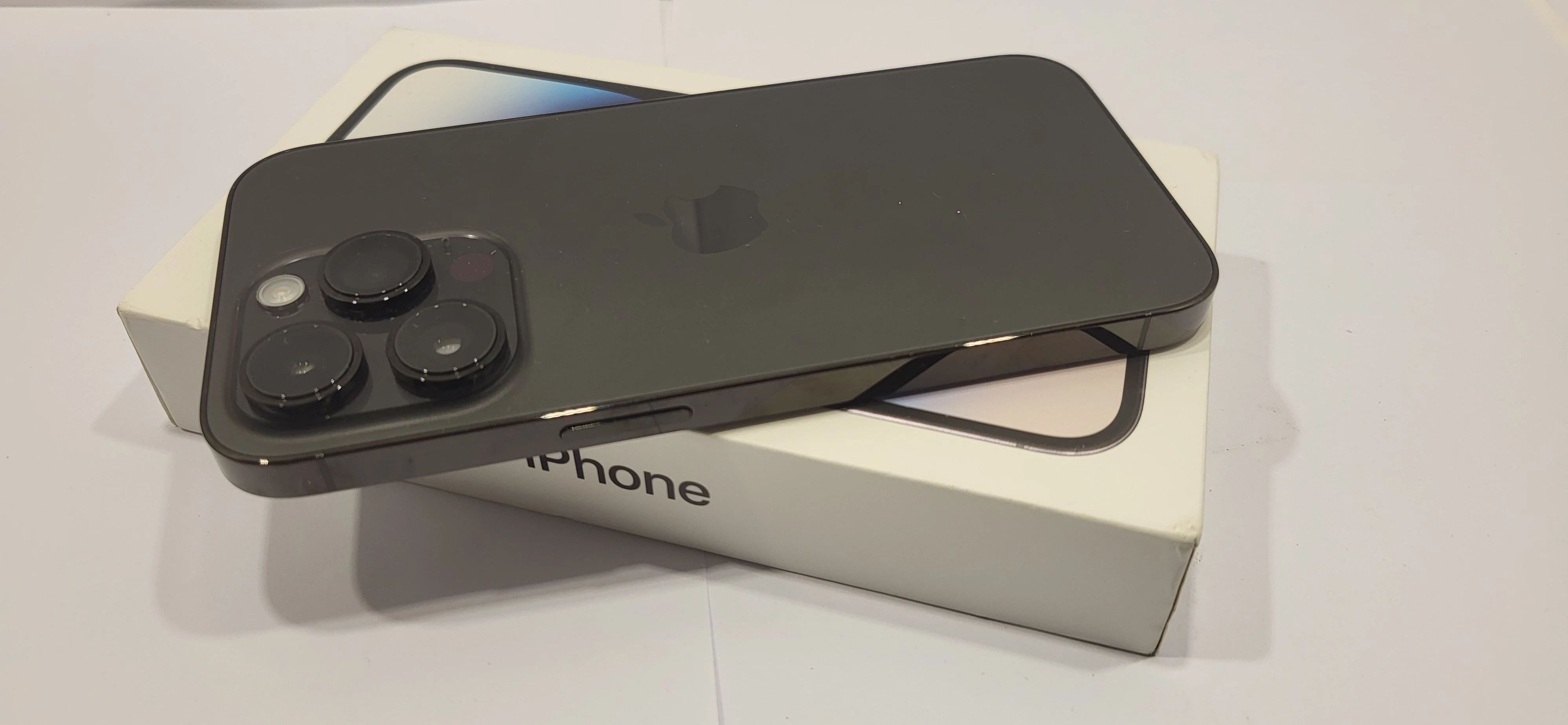 telefon-apple-iphone-14-pro-512gb-czarny-ideal-komplet-pojemnosc-akumulatora-3200