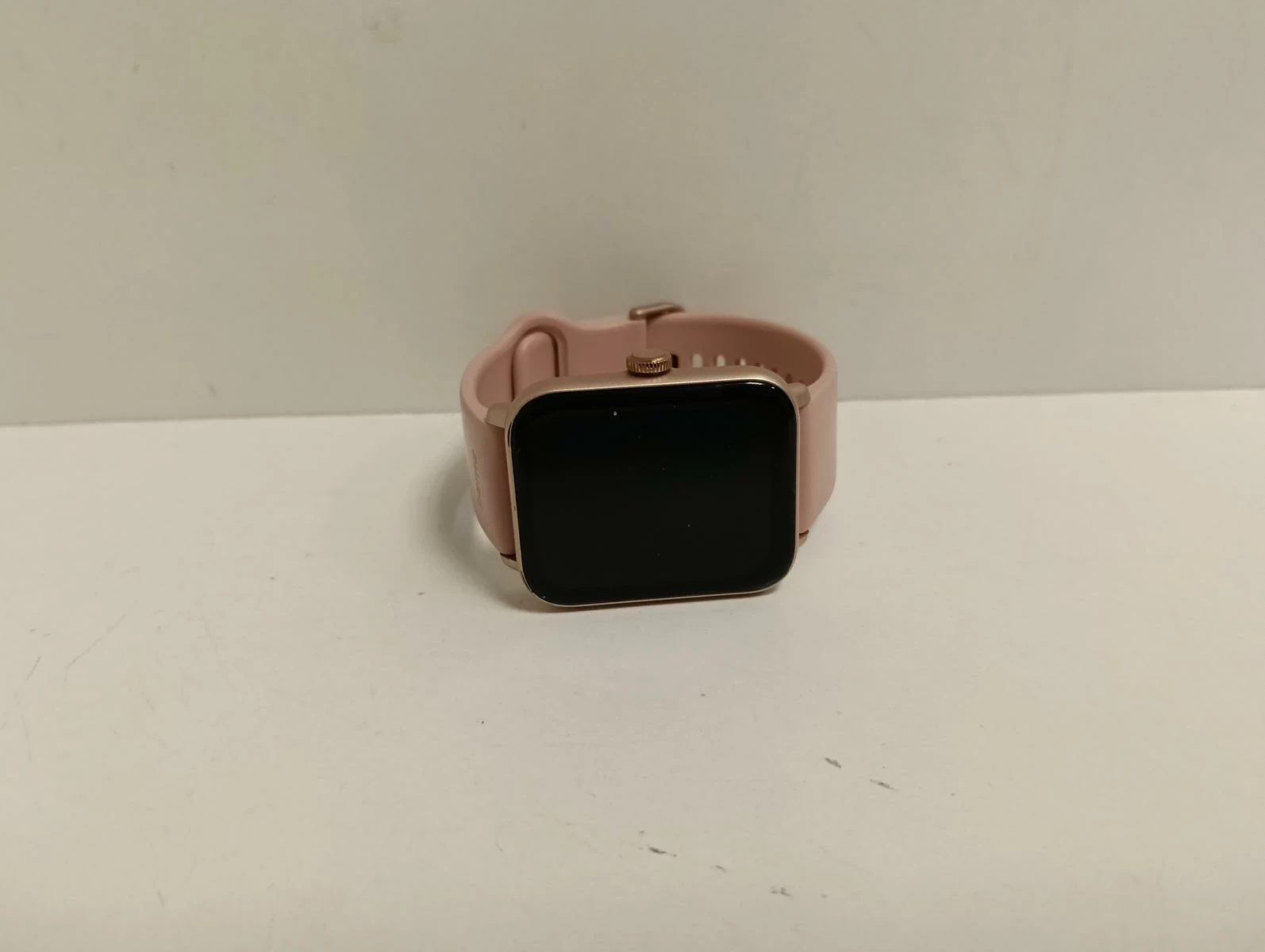 smartwatch-hama-6010-ladowarka-pudelko-ean-gtin-4047443523600