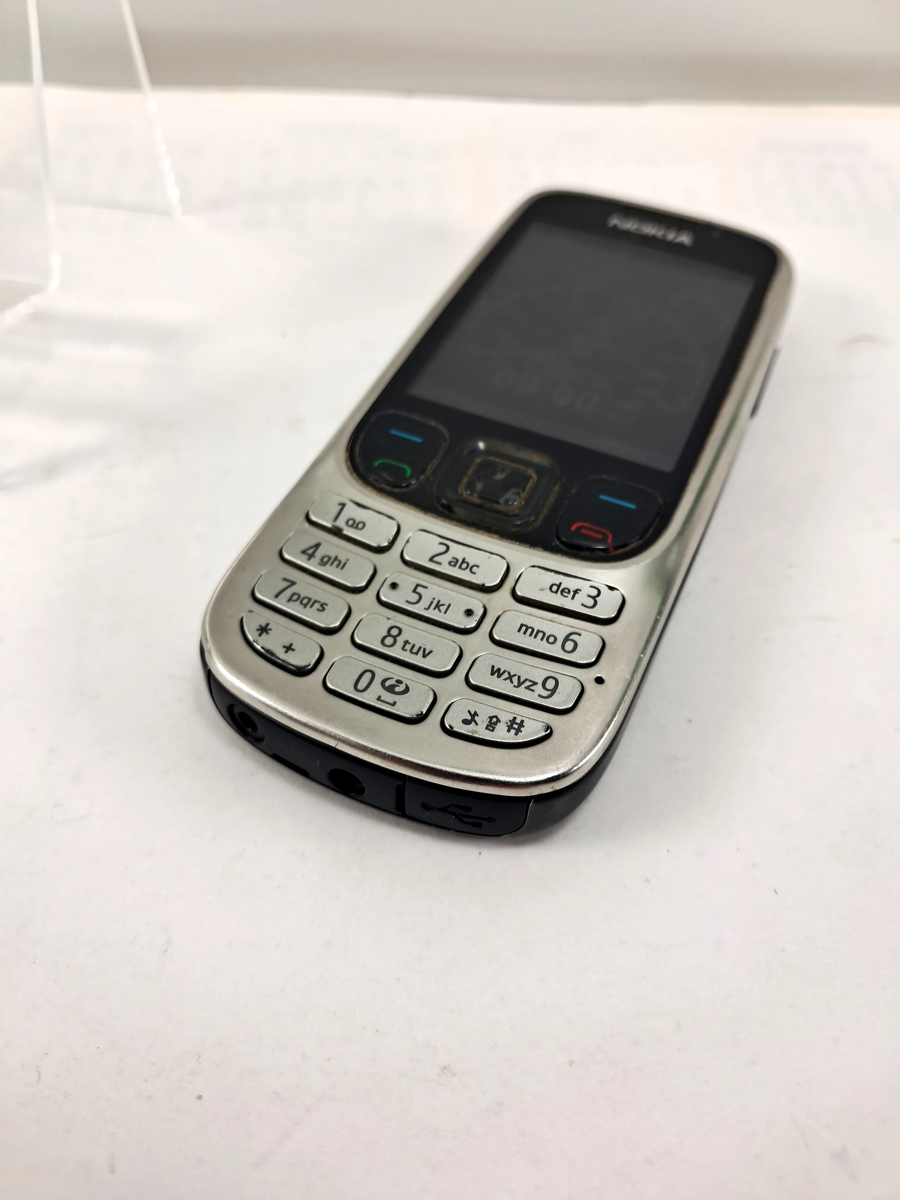 telefon-nokia-6303c-typ-202685-212933