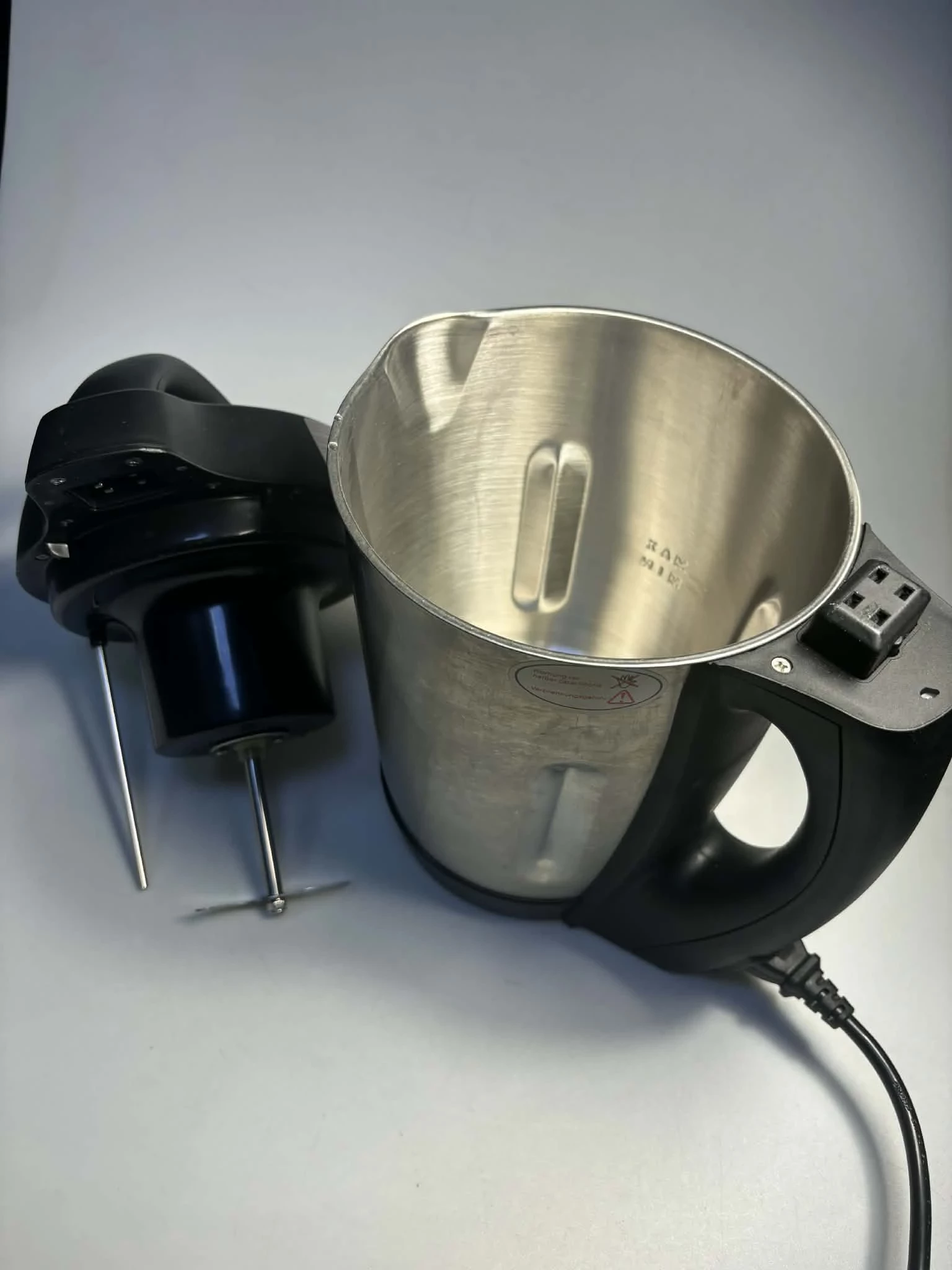 robot-kuchenny-zupowar-blender-do-zup-tas-04099968-zwirki-i-wigury-1-myslowice