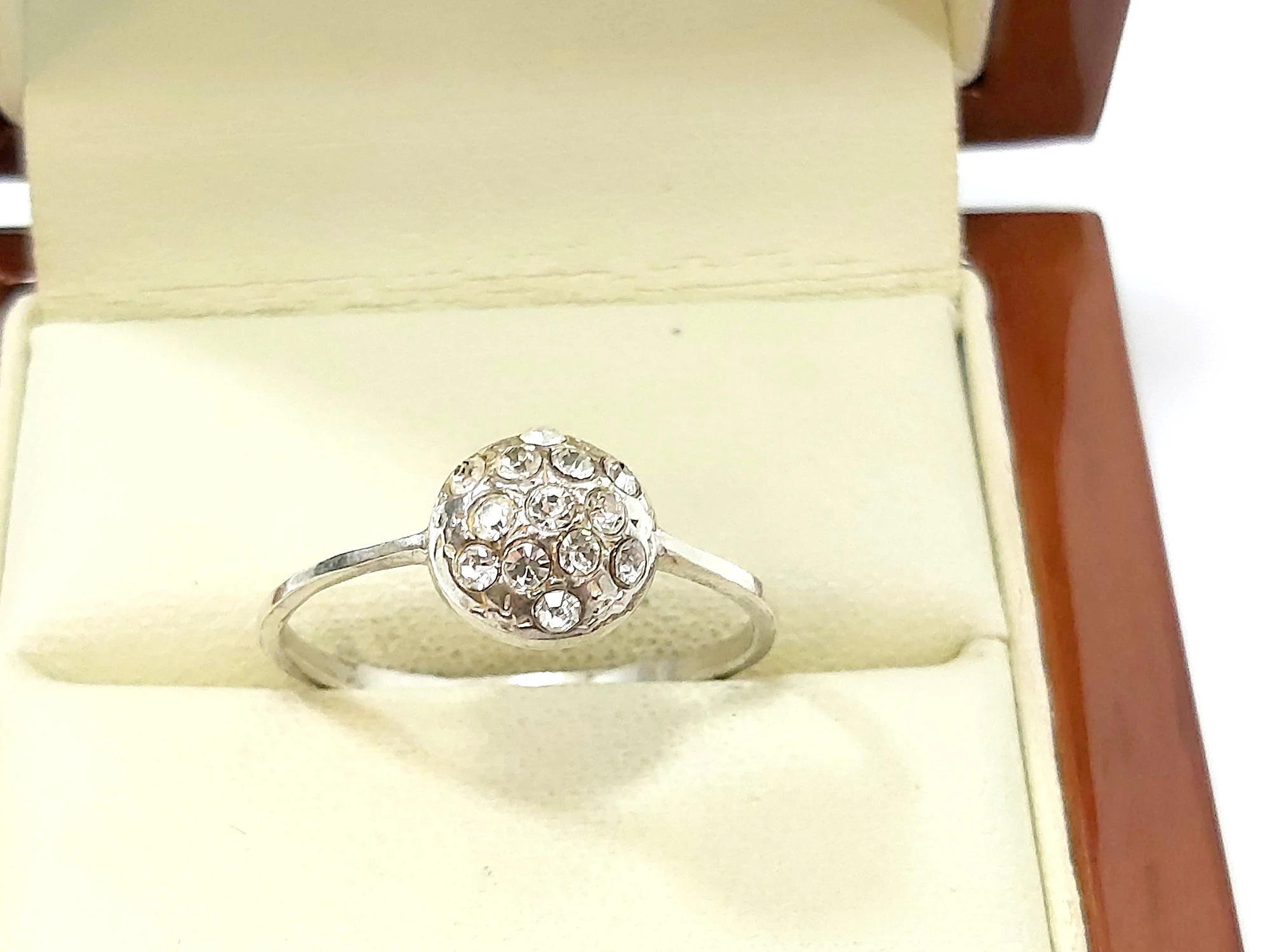 blyszczacy-srebrny-pierscionek-proby-925-rozmiar-20-stan-11323-253806