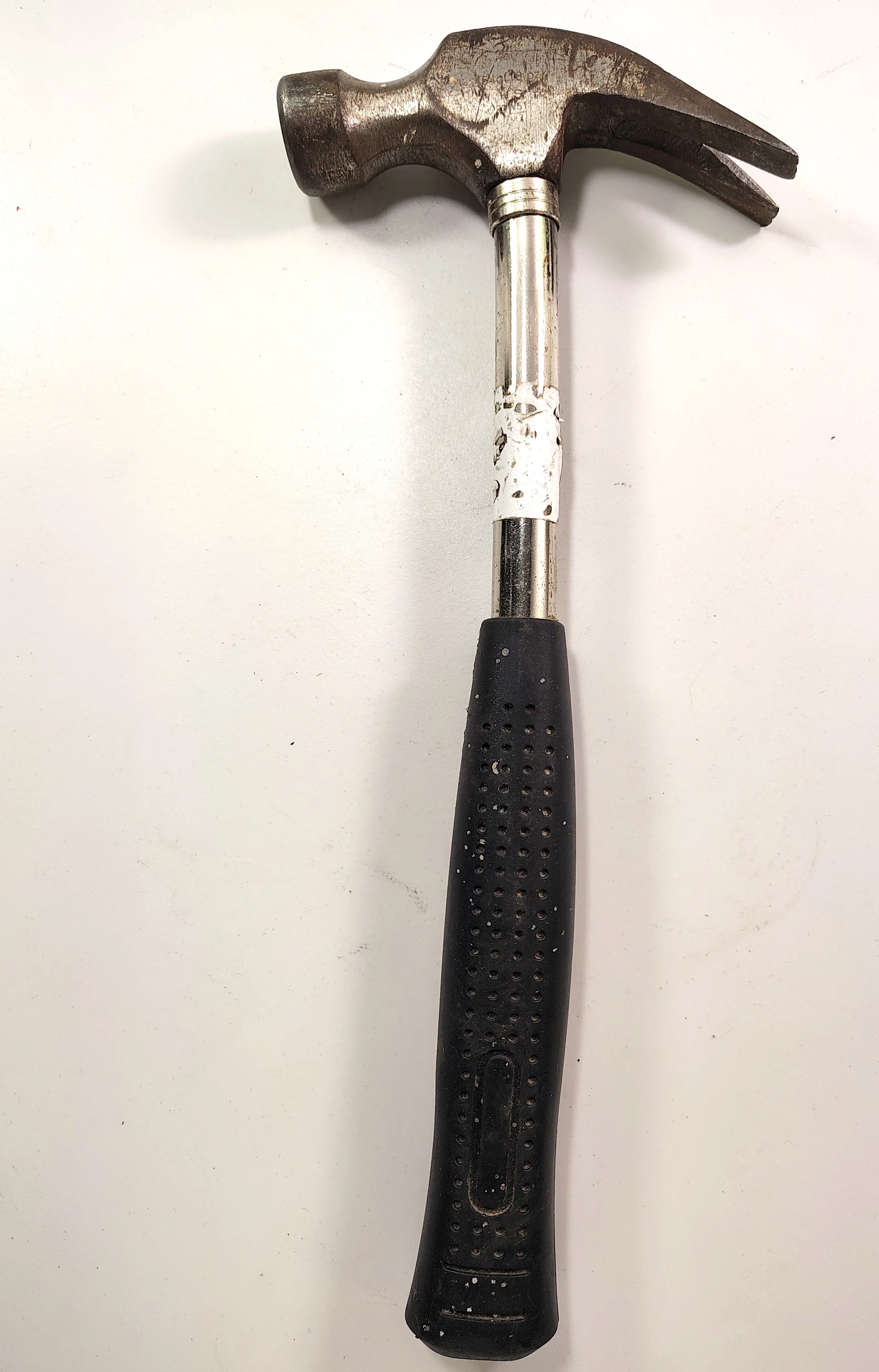 mocny-mlotek-ciesielski-dekarski-szewski-stalowy-z-zebami-raczka-metal-25c-ean-gtin-5904238412633