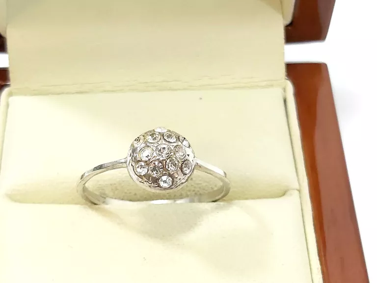 blyszczacy-srebrny-pierscionek-proby-925-rozmiar-20-stan-11323-253806