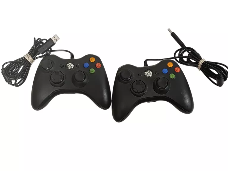 konsola-xbox-360-e-250gb-zestaw-z-dwoma-przewodowymi-padami-i-3-grami-ean-gtin-5900626783132