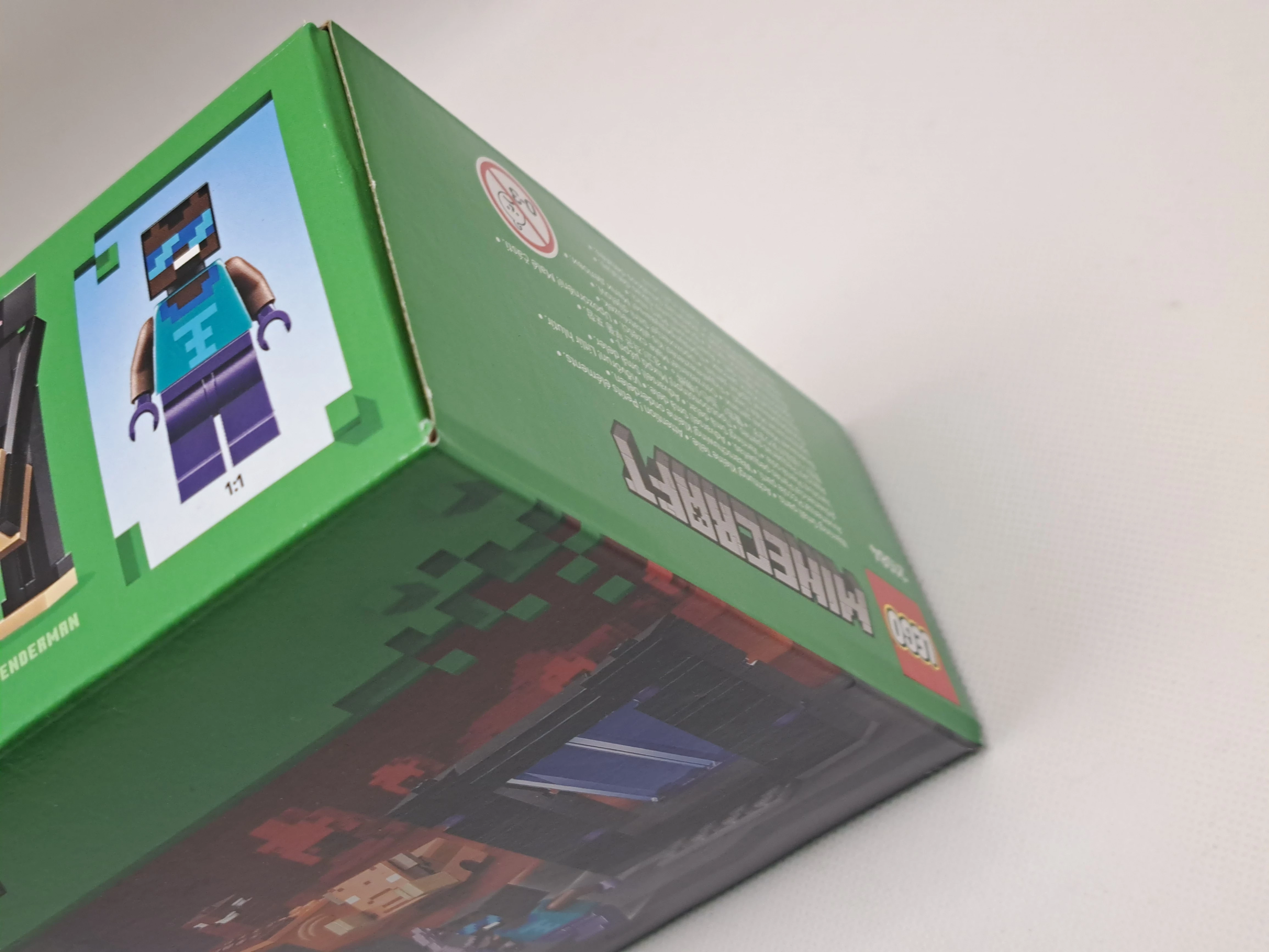 klocki-lego-minecraft-21584-podroz-przez-portal-netheru-i-kresu-zestaw-7-ean-gtin-5702018055892