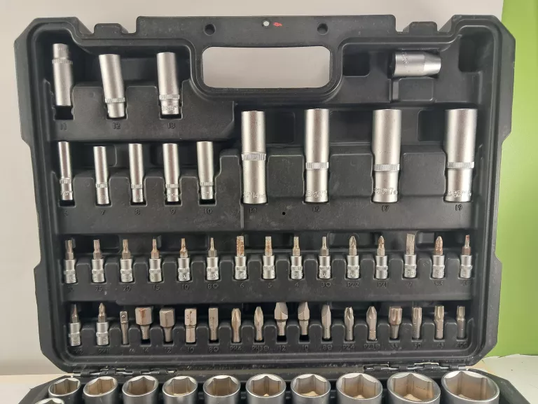 zestaw-narzedzi-94el-14-12-6-katnych-4-32mm-nasadki-bity-jcb-stan-11323-2