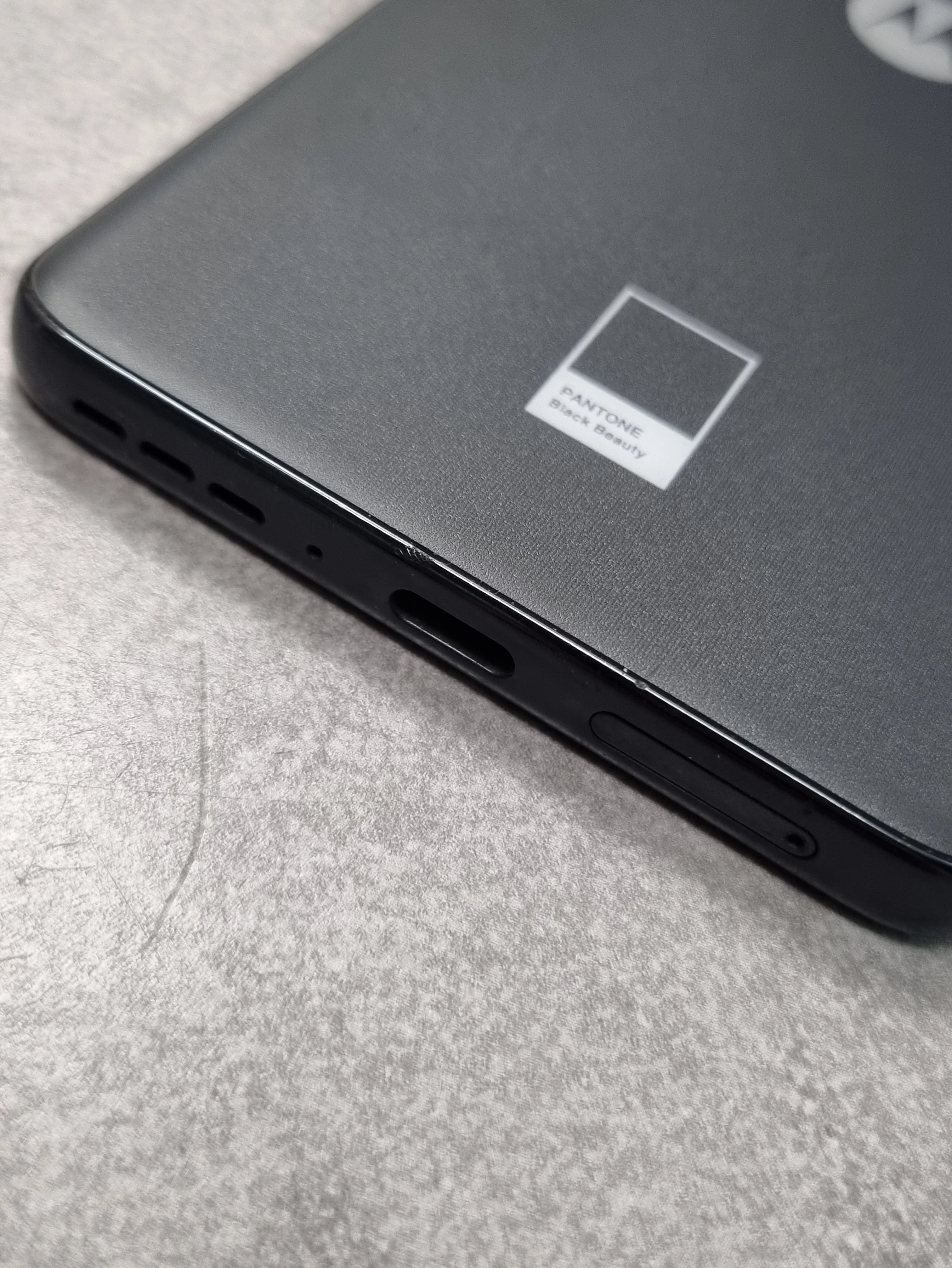 telefon-motorola-edge-40-neo-12256gb-pamiec-ram-202865-324301