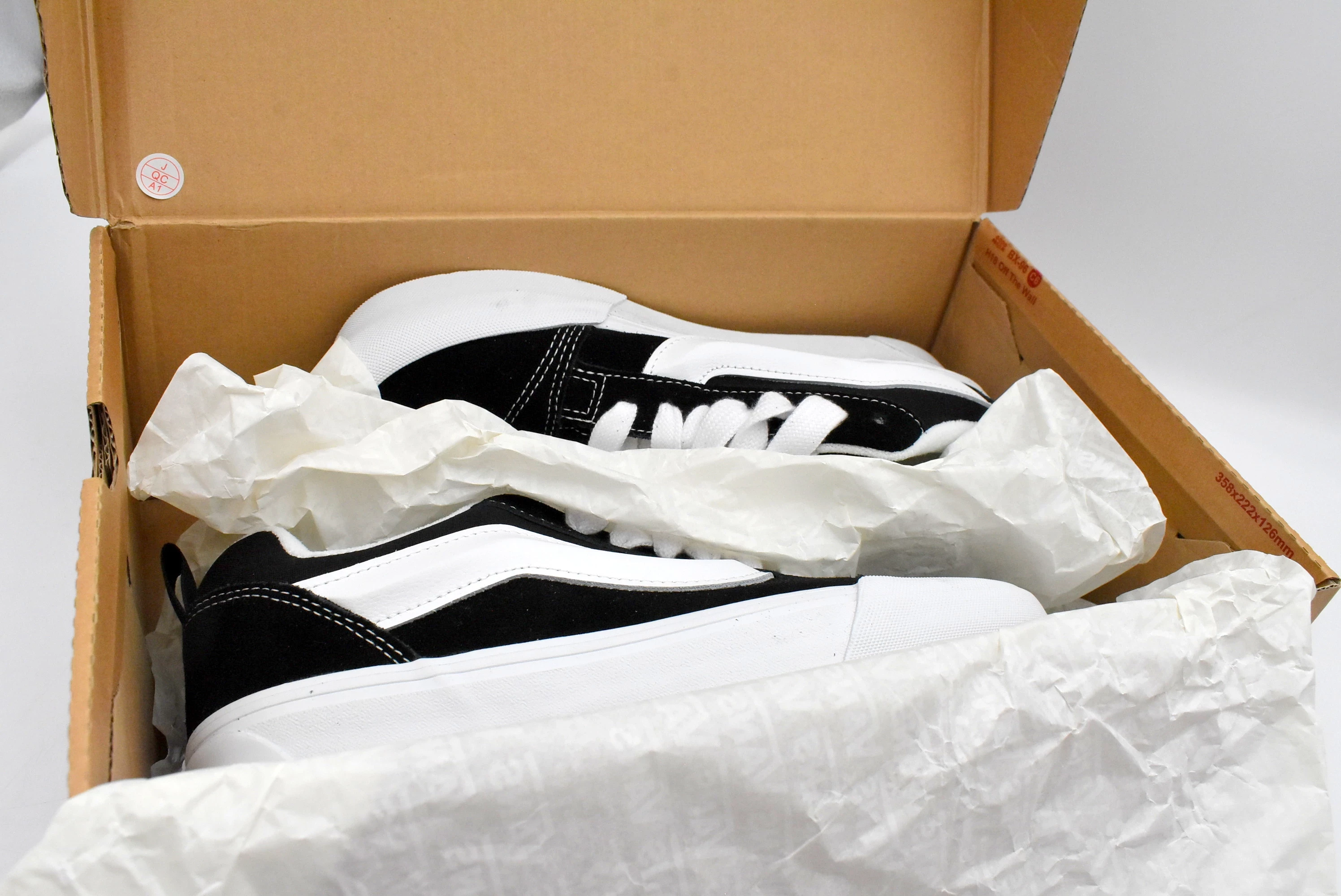 damskie-trampki-vans-knu-stack-vn000cp66bt1-rozmiar-41-ean-gtin-196575171723