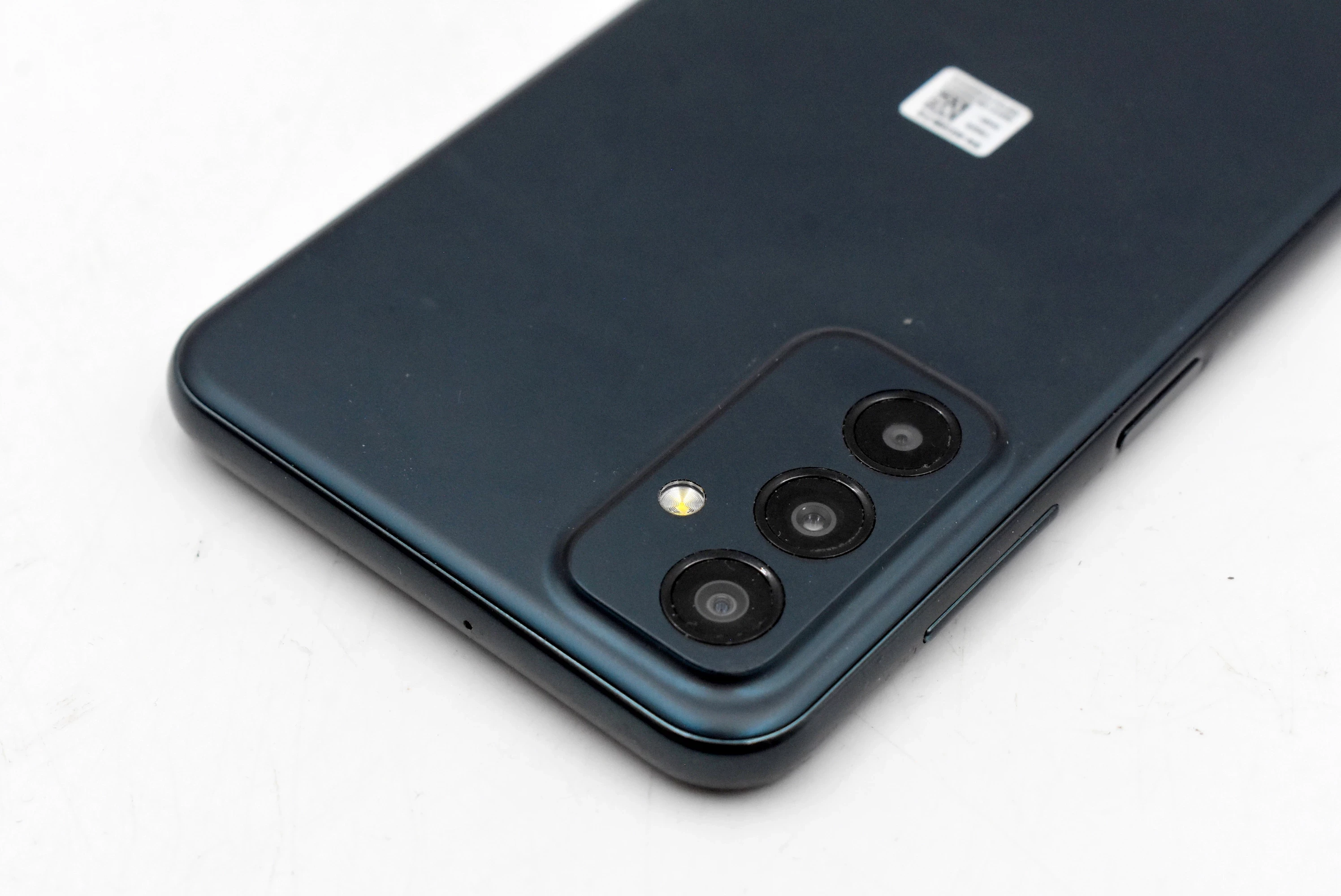 telefon-samsung-galaxy-m23-5g-4gb128gb-skaza-przekatna-ekranu-660