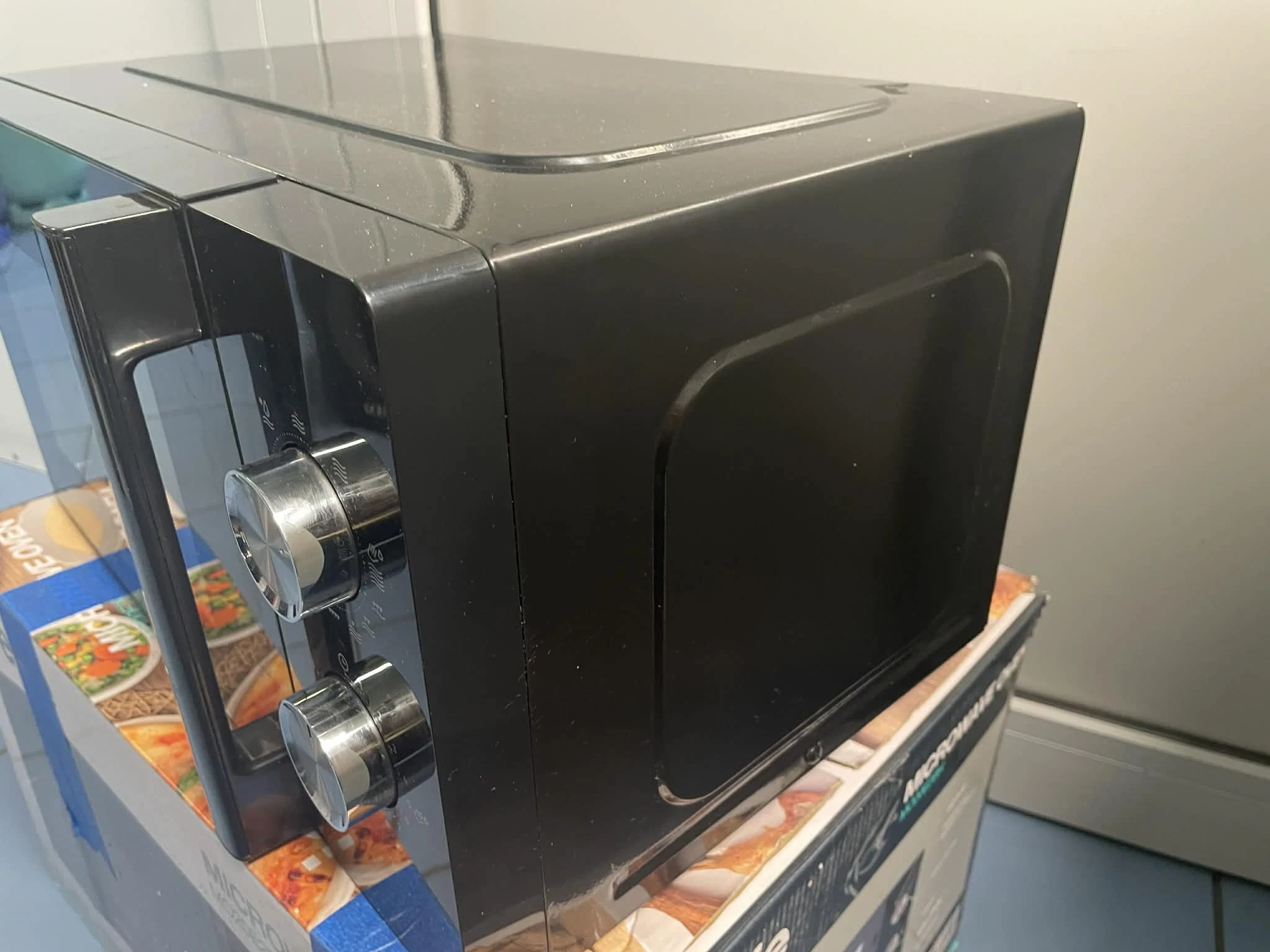 kuchenka-mikrofalowa-gorenje-mo20e2bh-stan-11323-2