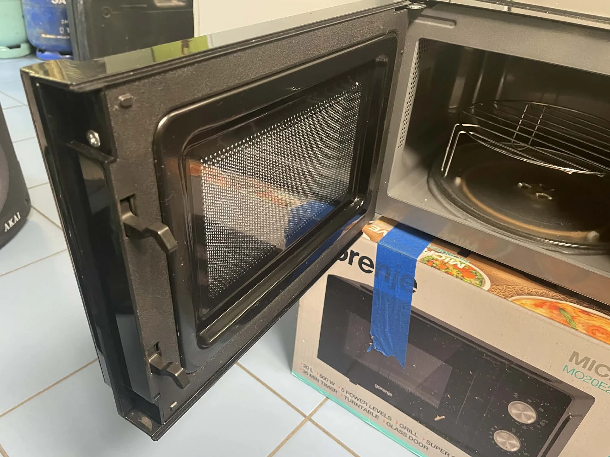 kuchenka-mikrofalowa-gorenje-mo20e2bh-kolor-dominujacy-129357-3