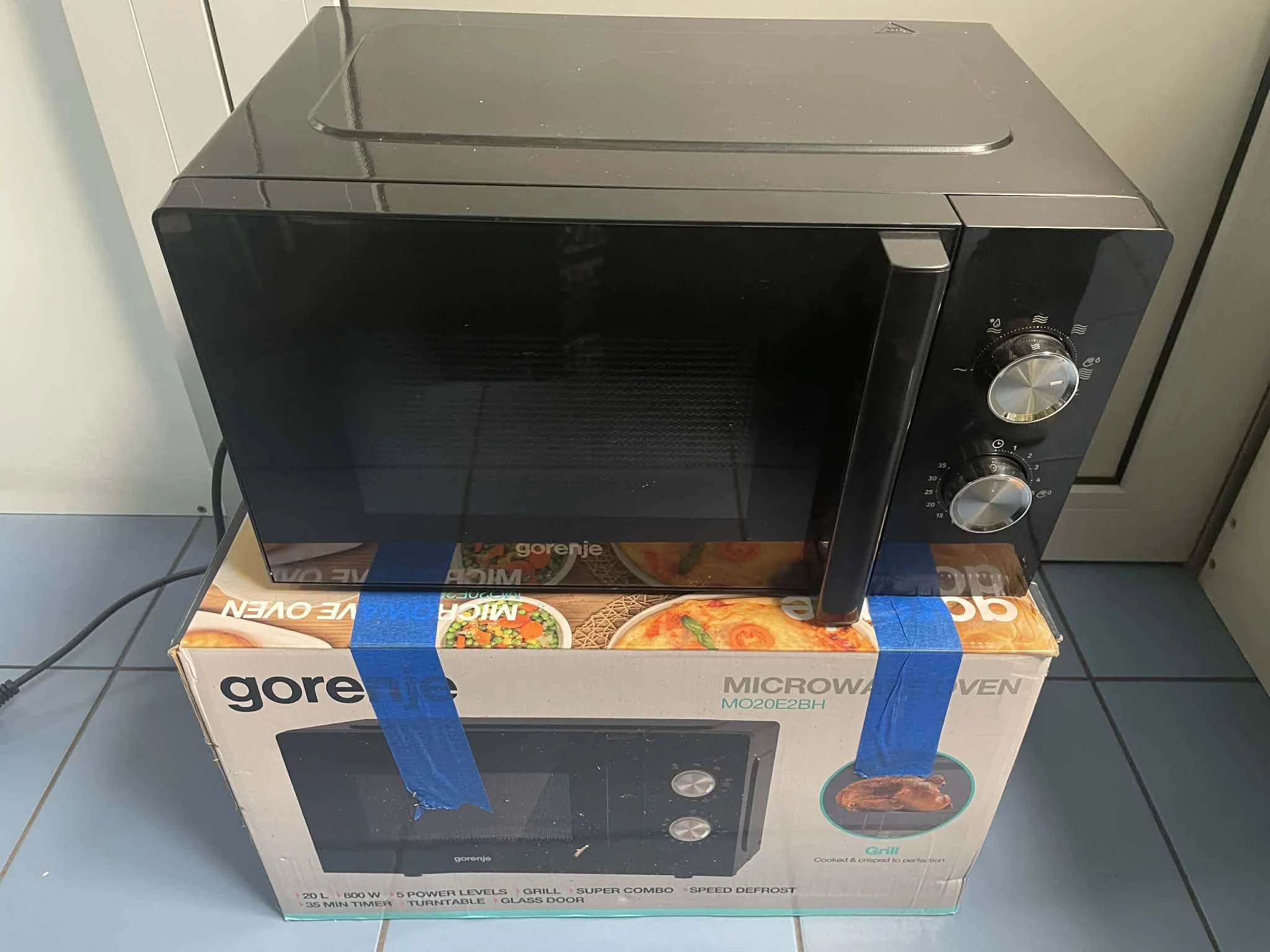 kuchenka-mikrofalowa-gorenje-mo20e2bh-plocka-12-sierpc