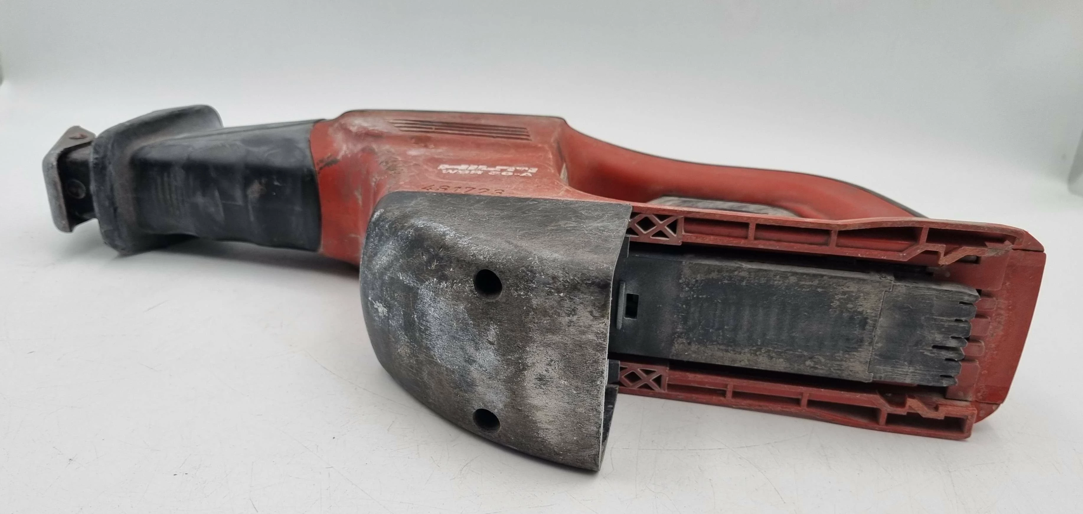 pila-szablasta-hilti-wsr-36-a01-napiecie-akumulatora-3600